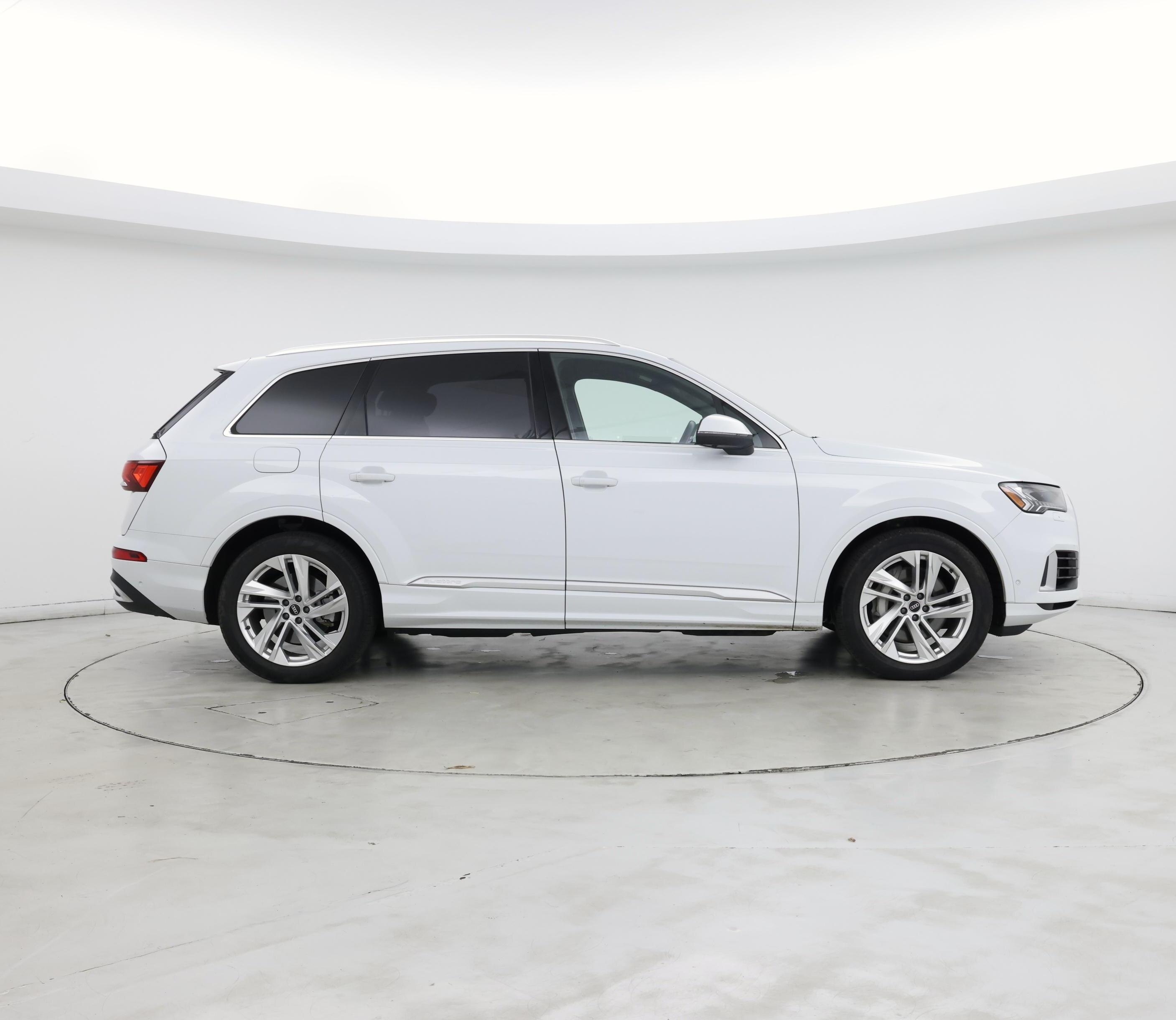 Thumbnail: 2021 Audi Q7 - 7