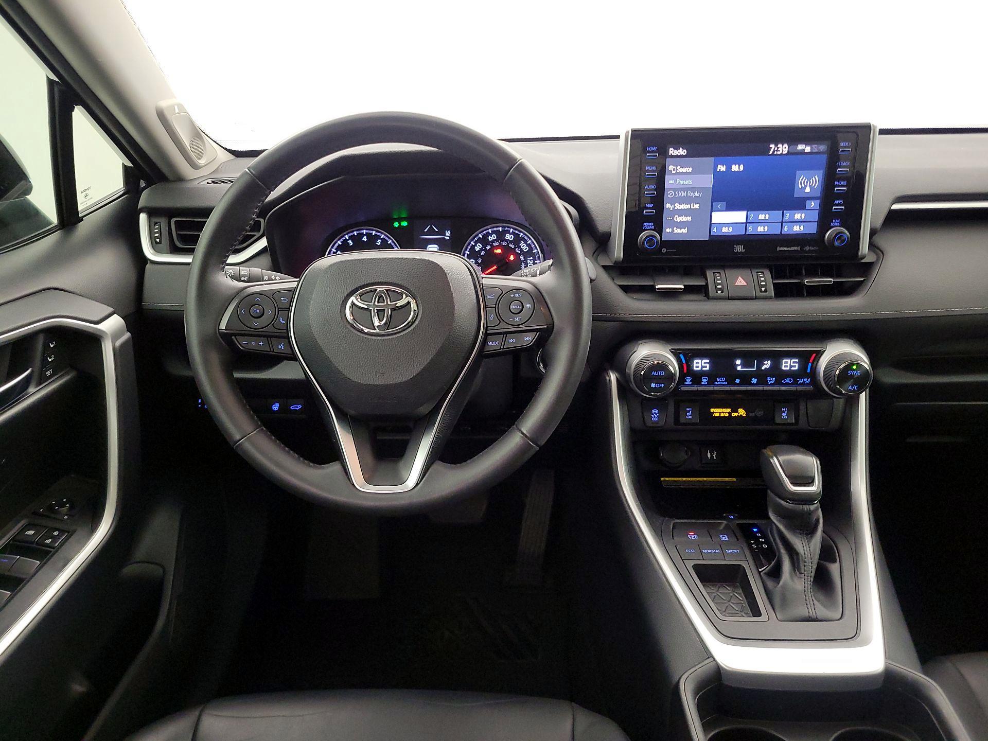 Thumbnail: 2019 Toyota RAV4 - 10
