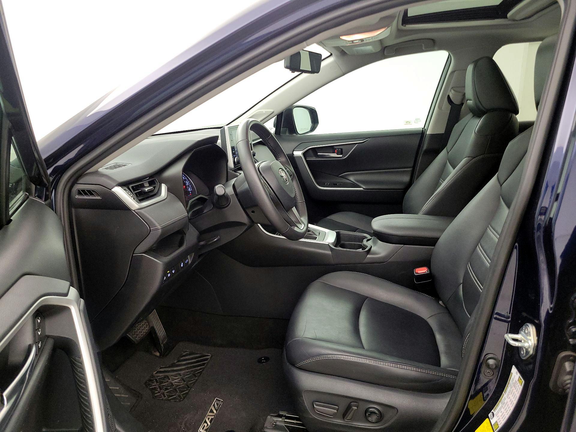 Thumbnail: 2019 Toyota RAV4 - 11
