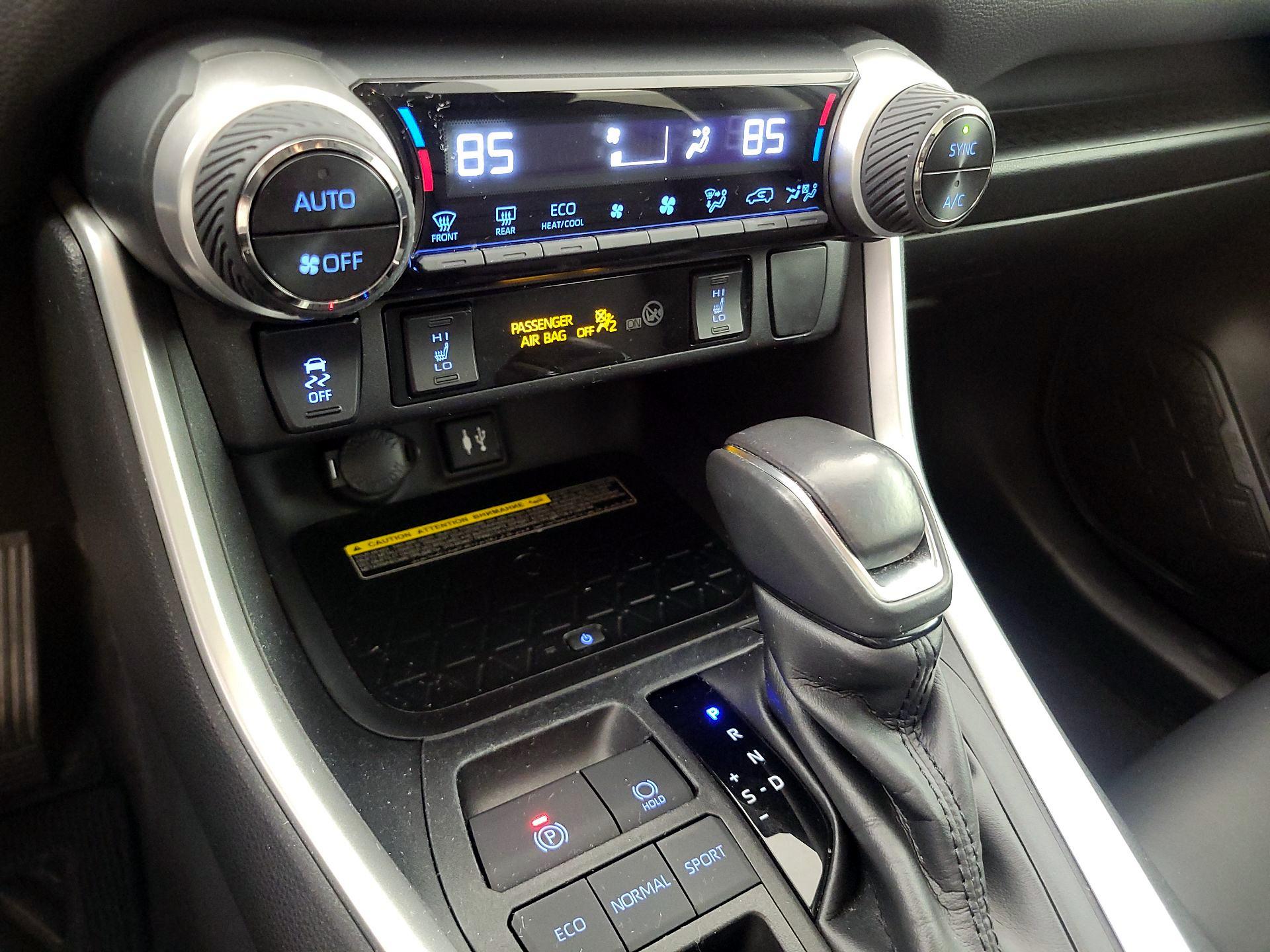 Thumbnail: 2019 Toyota RAV4 - 16