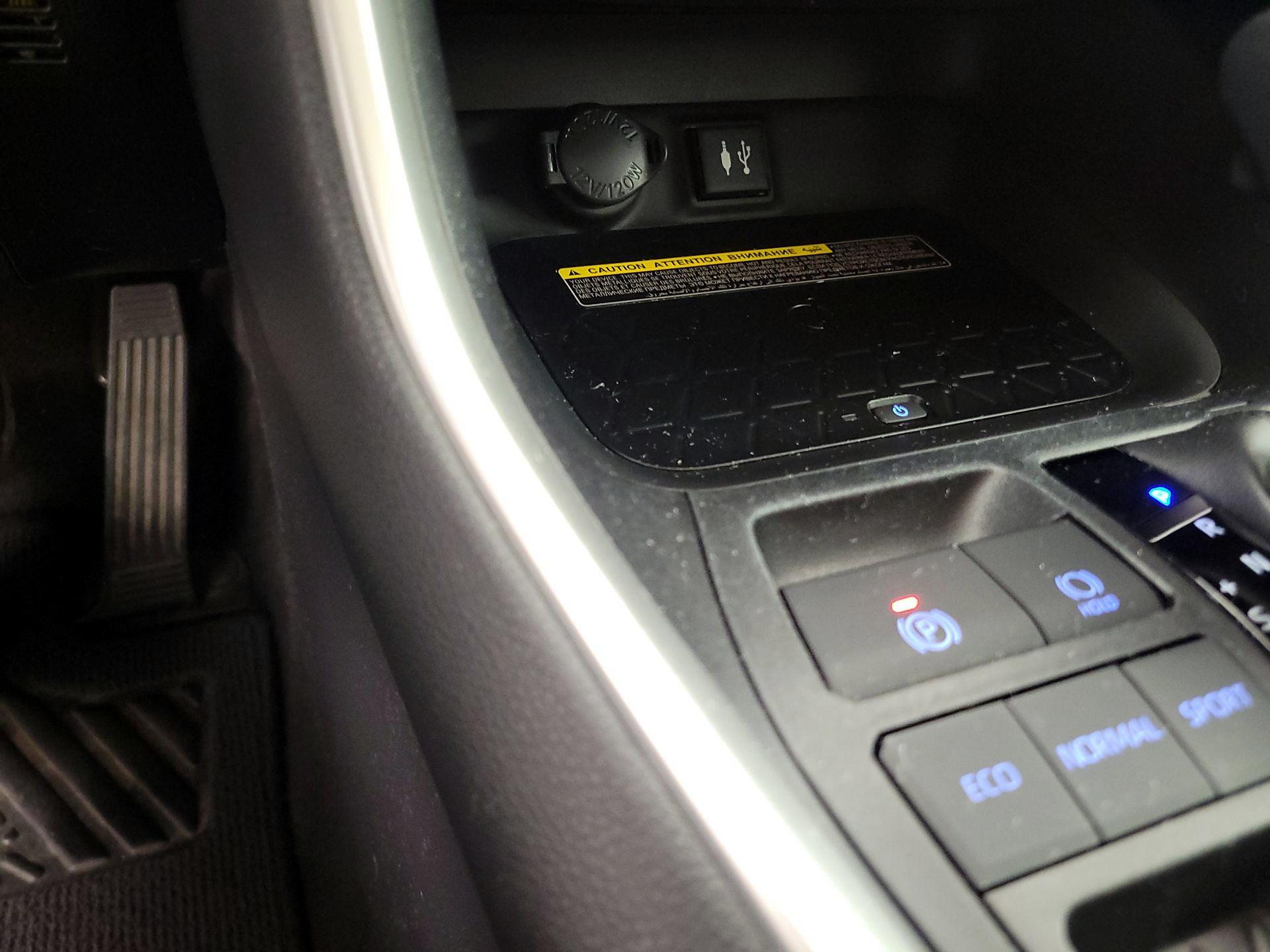 Thumbnail: 2019 Toyota RAV4 - 18