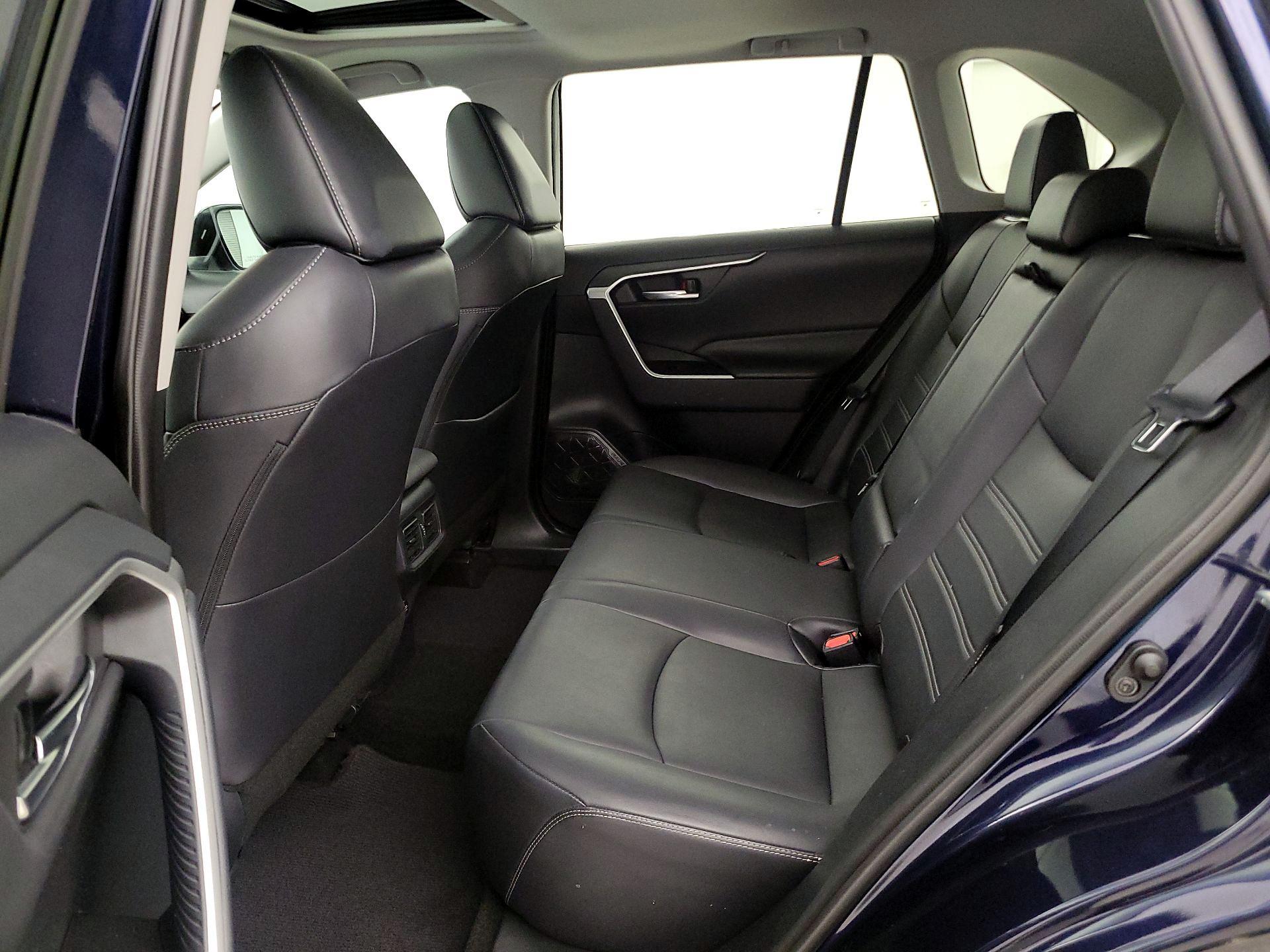 Thumbnail: 2019 Toyota RAV4 - 20