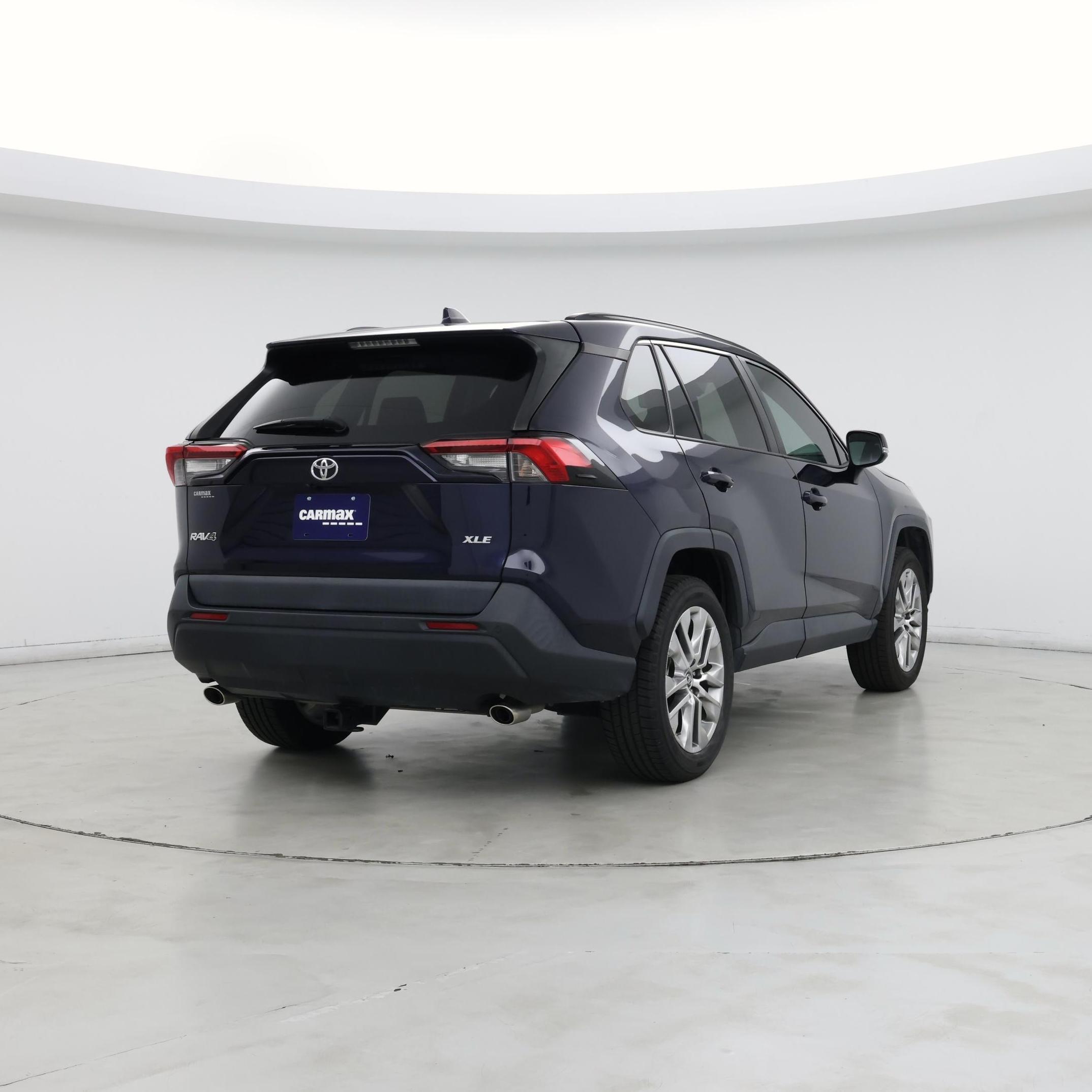Thumbnail: 2019 Toyota RAV4 - 8