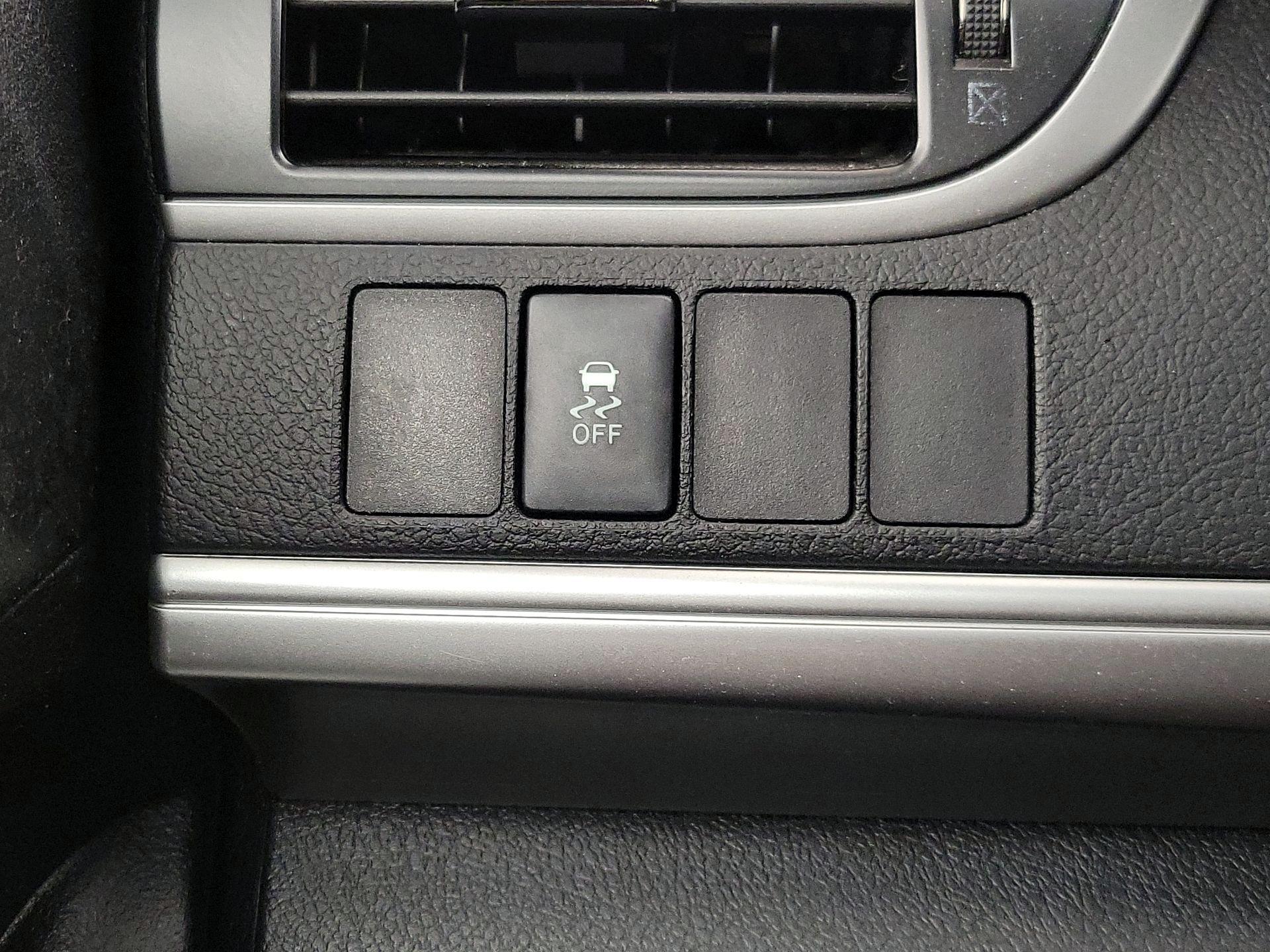 Thumbnail: 2014 Toyota Camry - 13