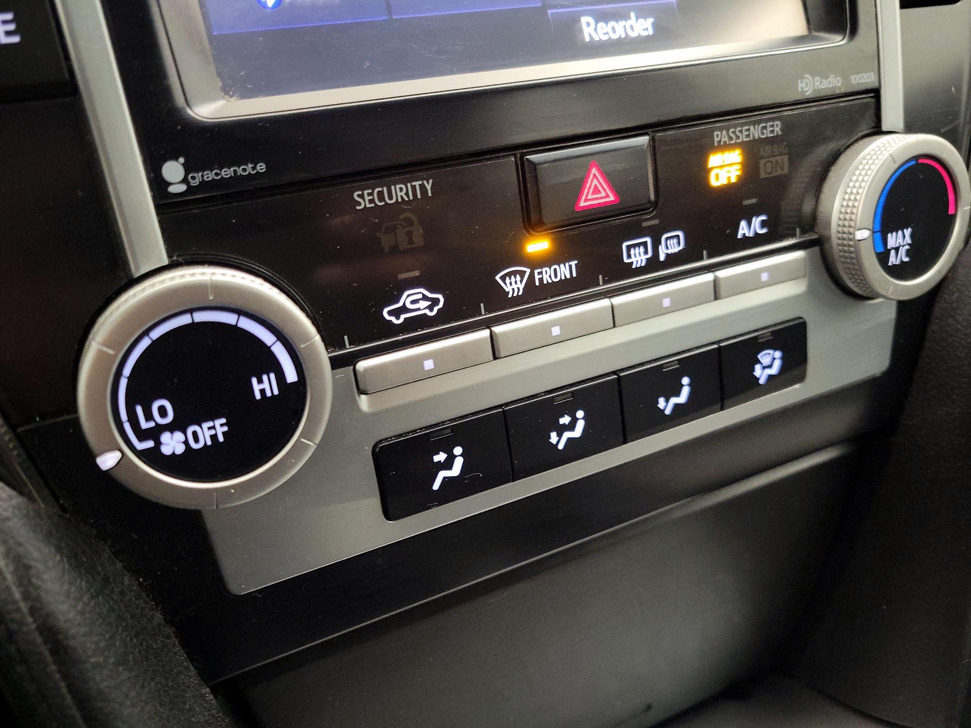 Thumbnail: 2014 Toyota Camry - 17