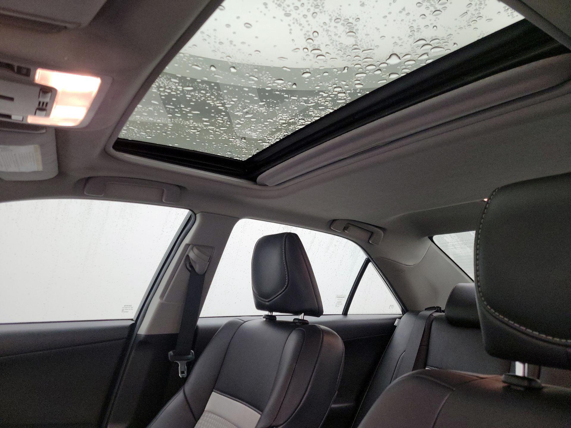 Thumbnail: 2014 Toyota Camry - 20