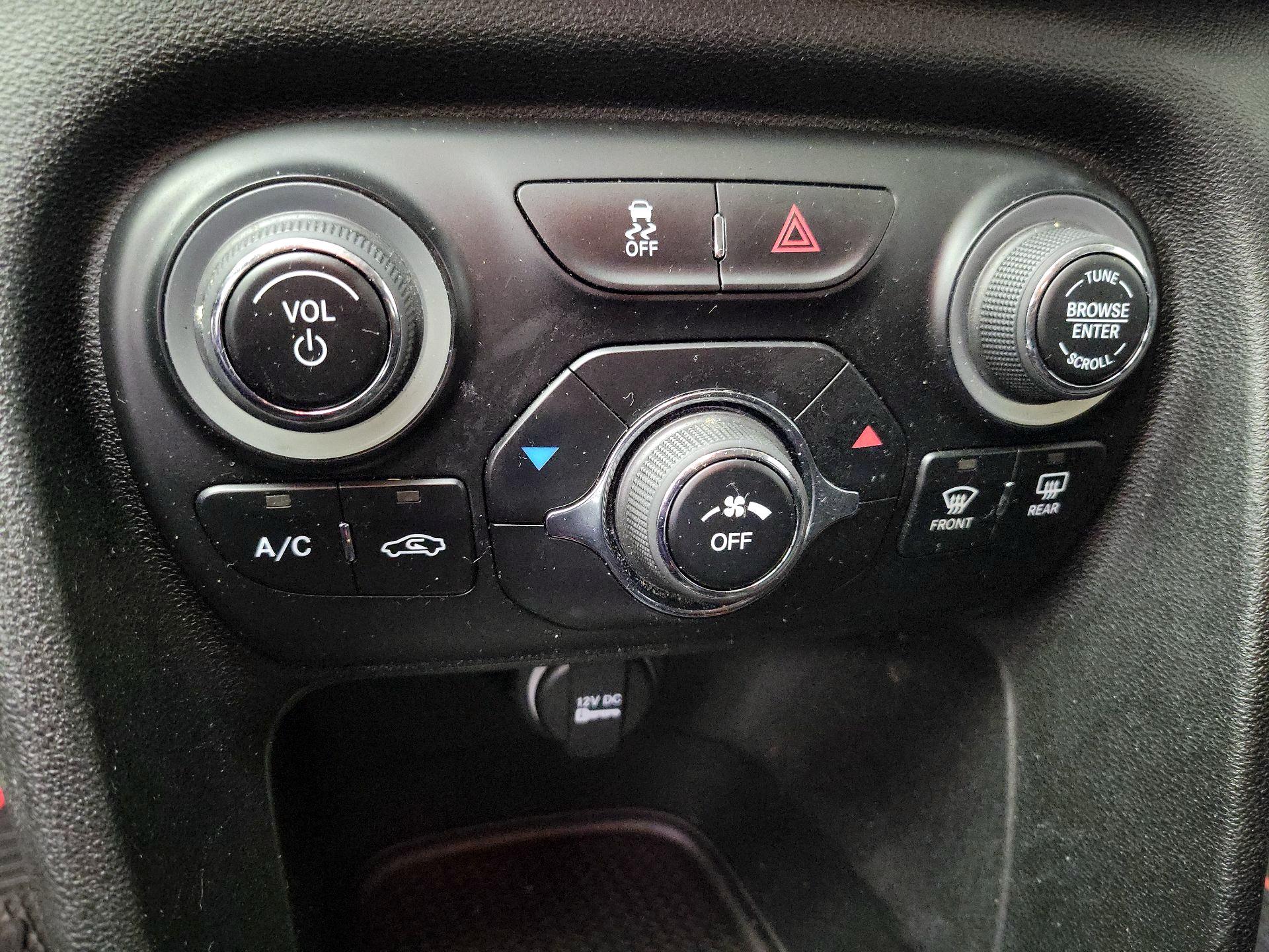 Thumbnail: 2015 Dodge Dart - 15