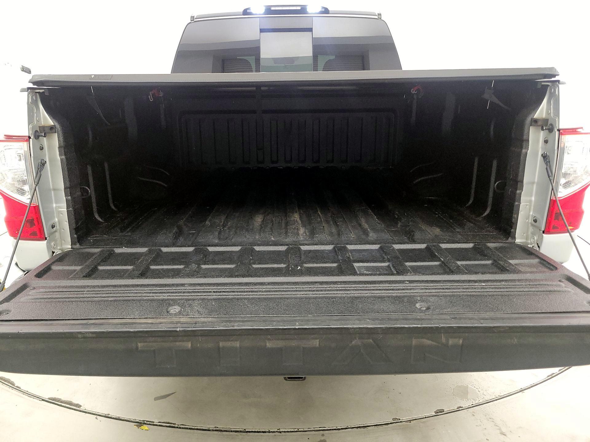 Thumbnail: 2018 Nissan Titan - 20