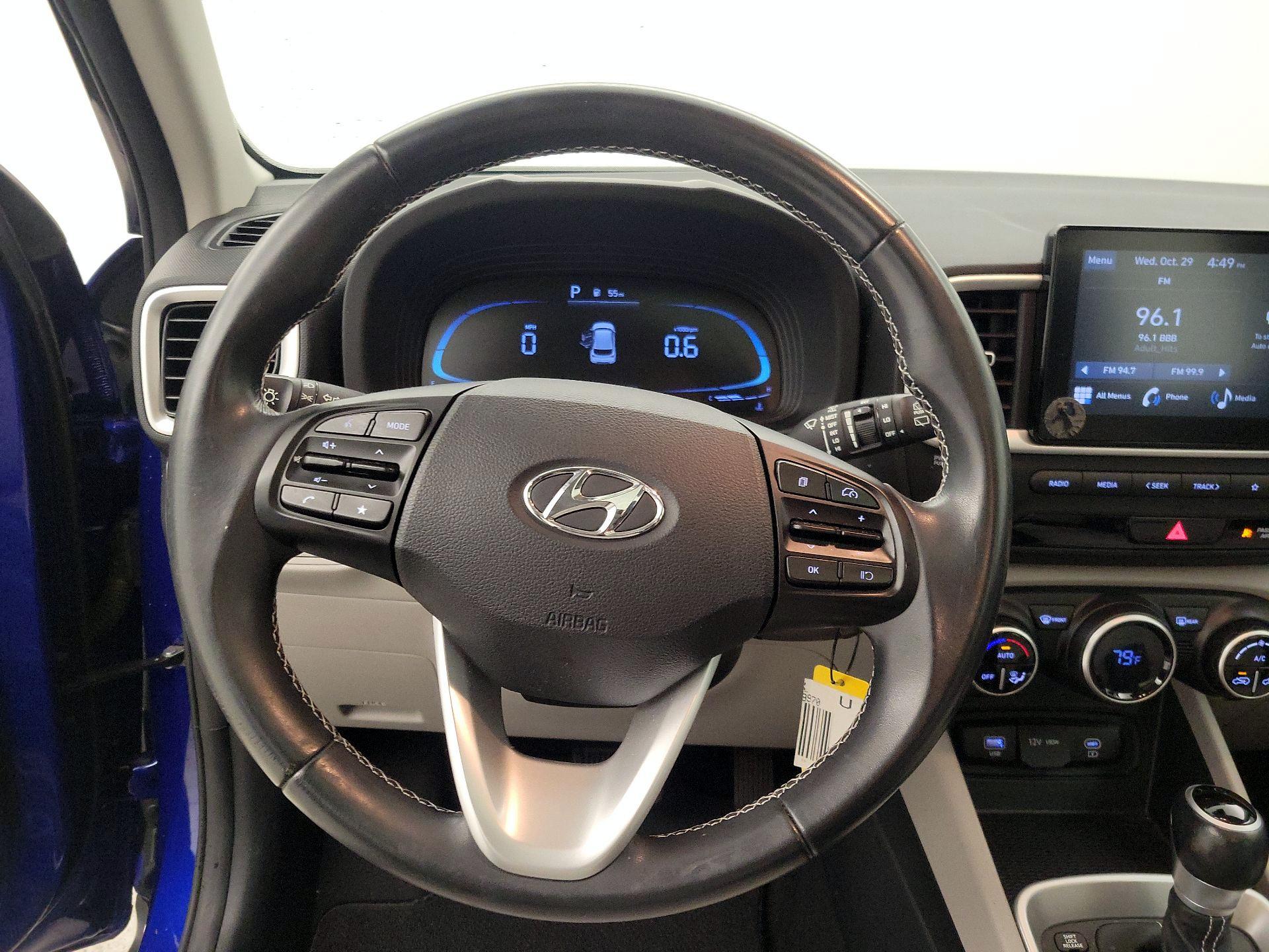 Thumbnail: 2023 Hyundai Venue - 10