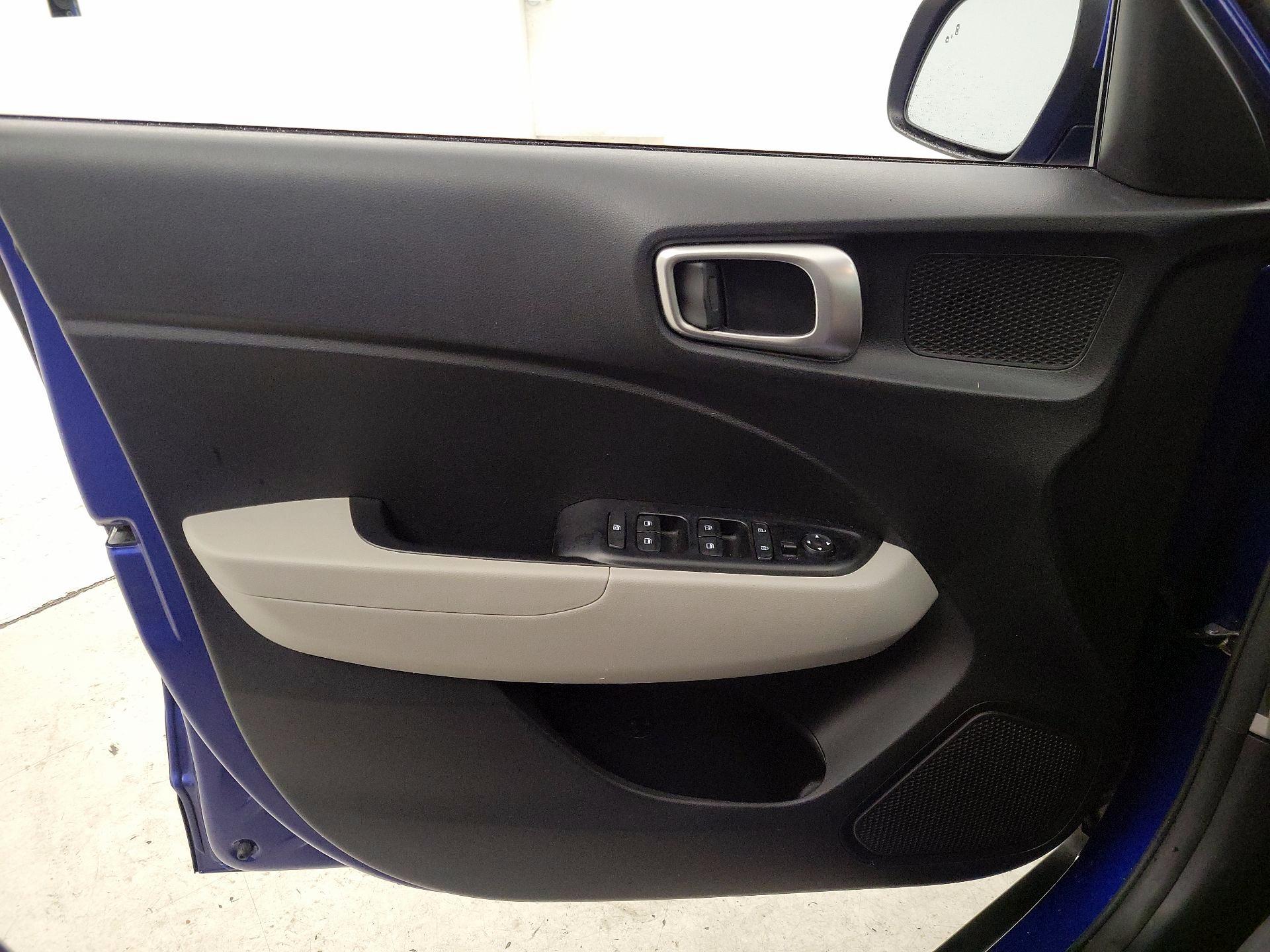 Thumbnail: 2023 Hyundai Venue - 12