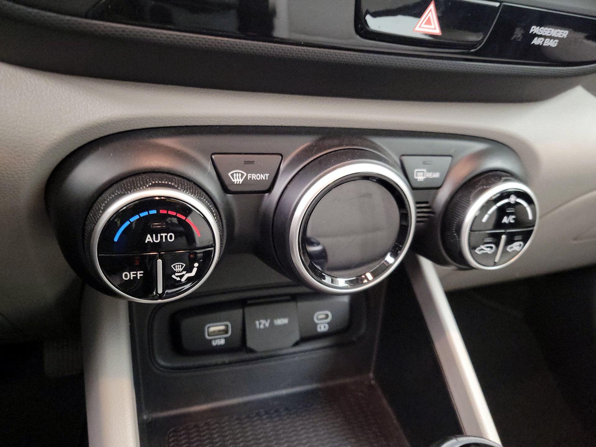 Thumbnail: 2023 Hyundai Venue - 16