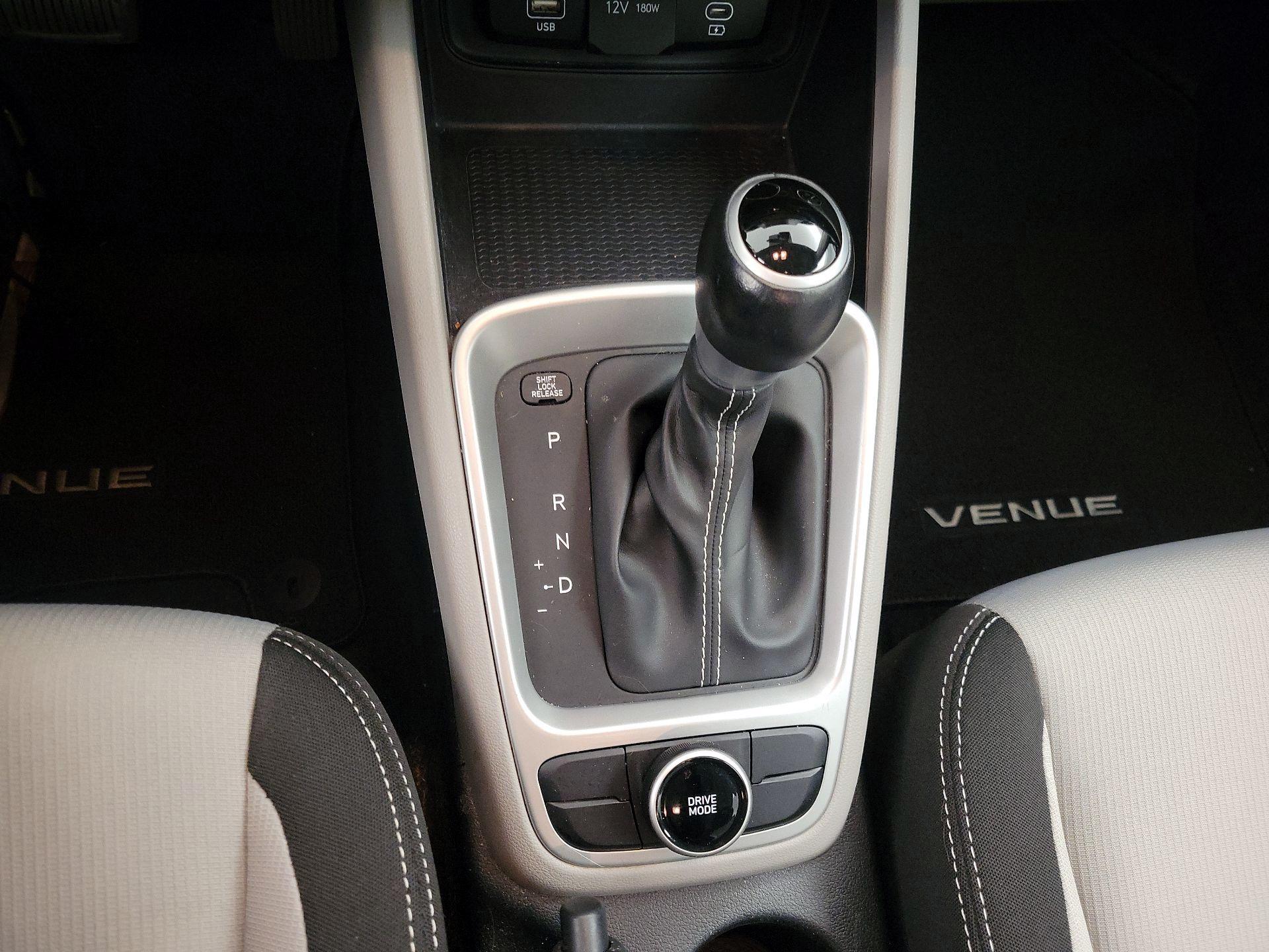 Thumbnail: 2023 Hyundai Venue - 17