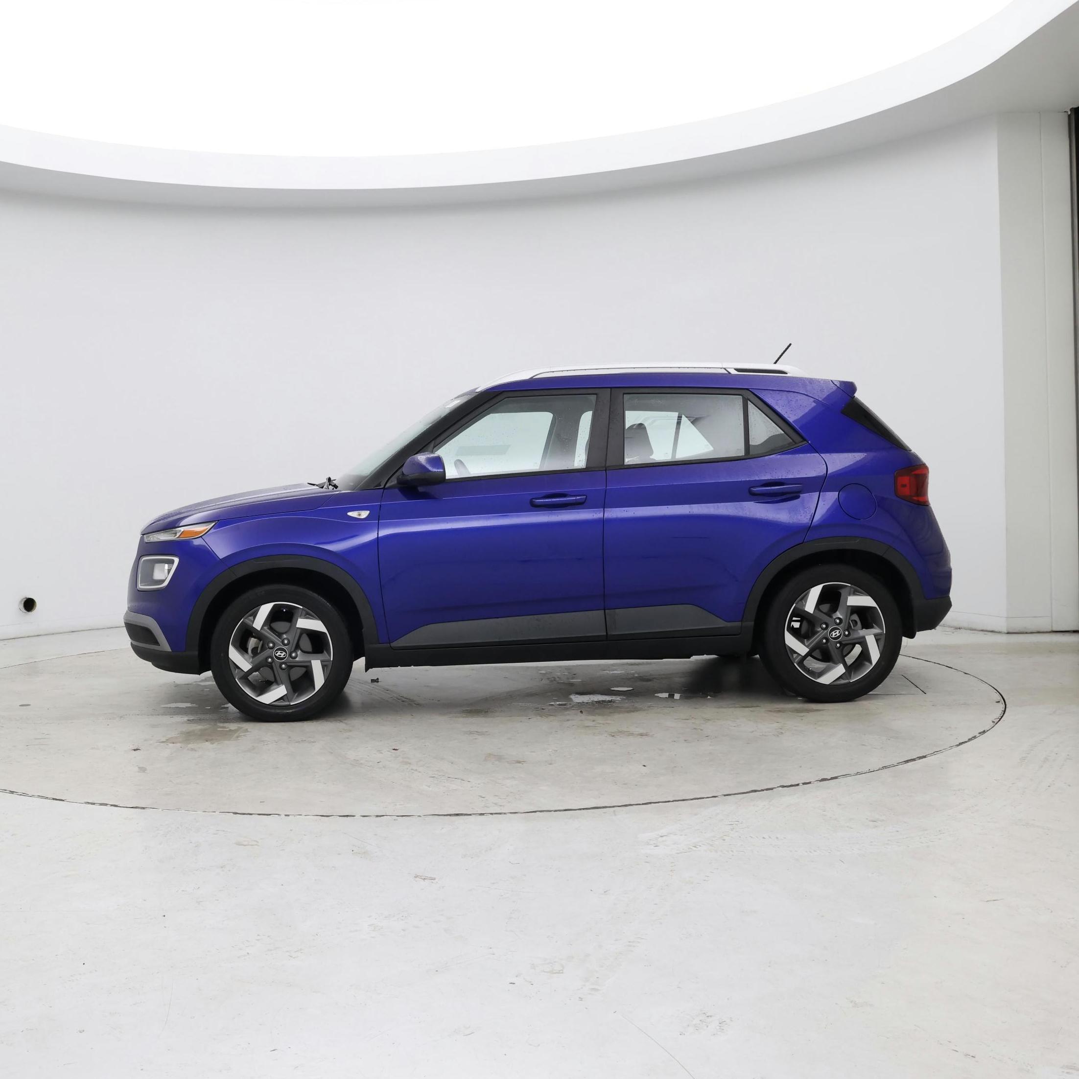 Thumbnail: 2023 Hyundai Venue - 3