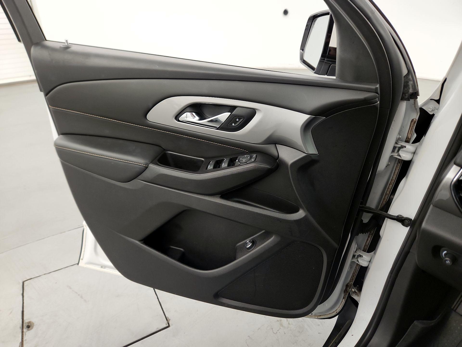 Thumbnail: 2019 Chevrolet Traverse - 12