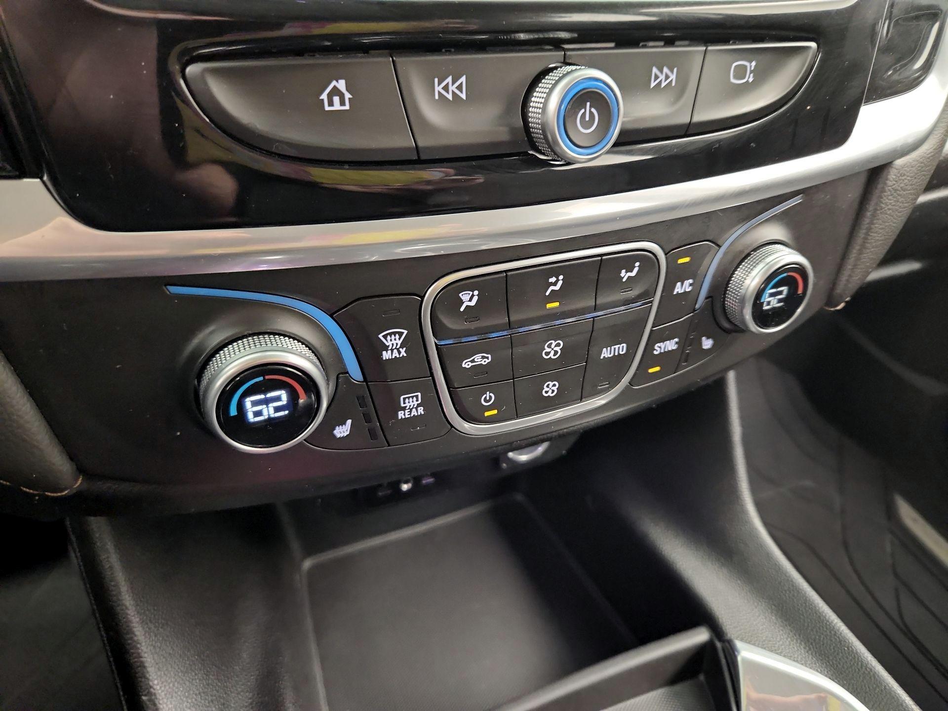 Thumbnail: 2019 Chevrolet Traverse - 16