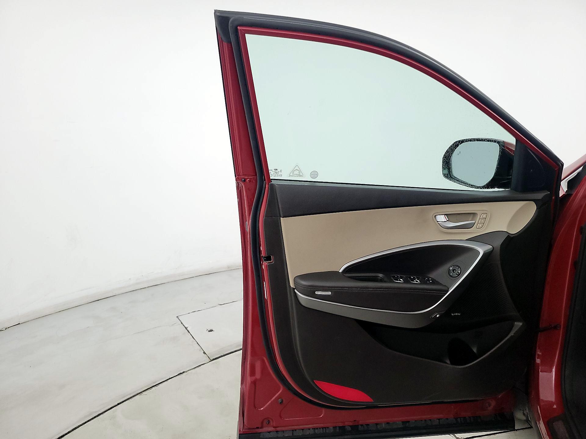 Thumbnail: 2017 Hyundai Santa Fe - 12