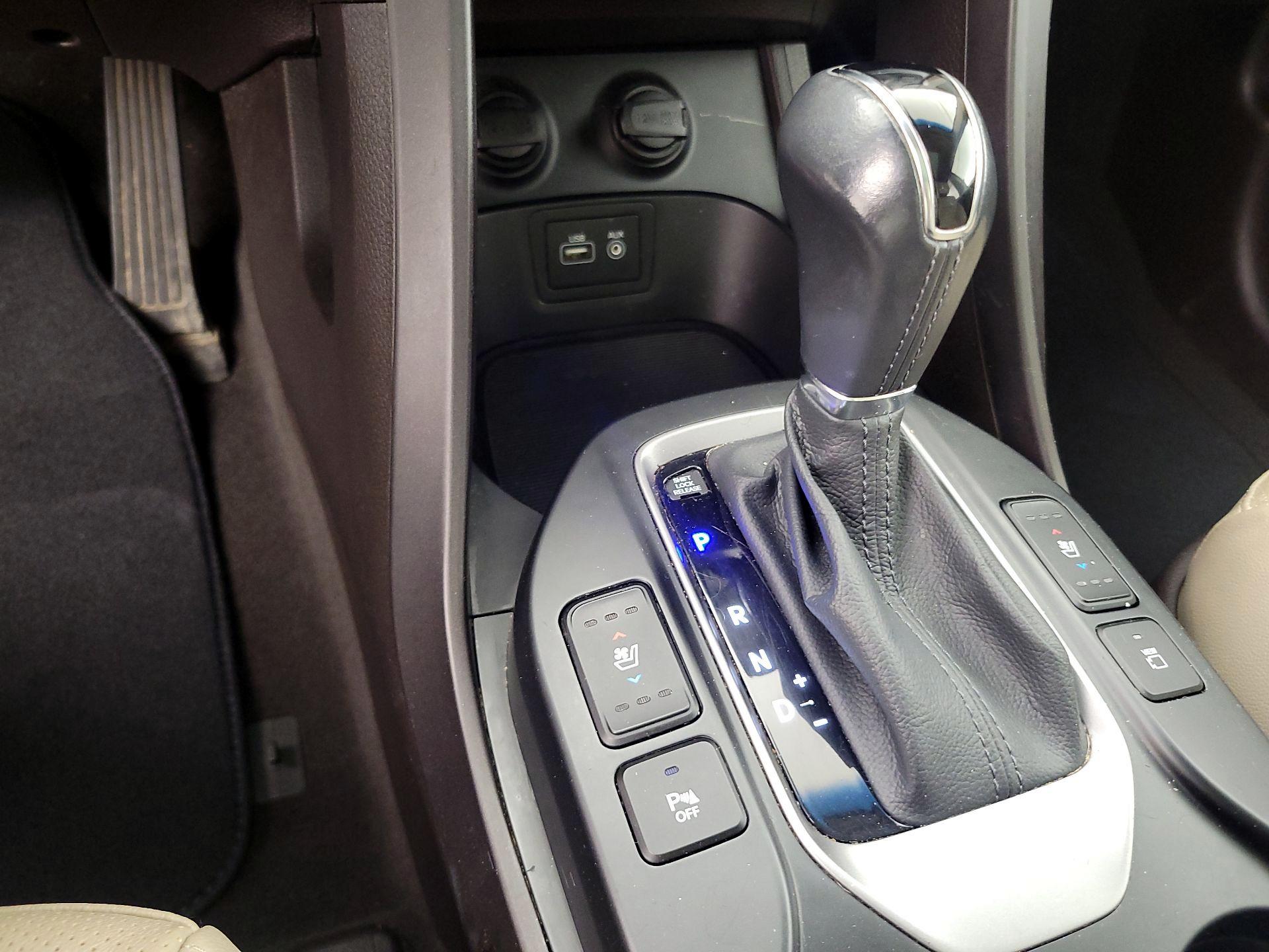 Thumbnail: 2017 Hyundai Santa Fe - 18