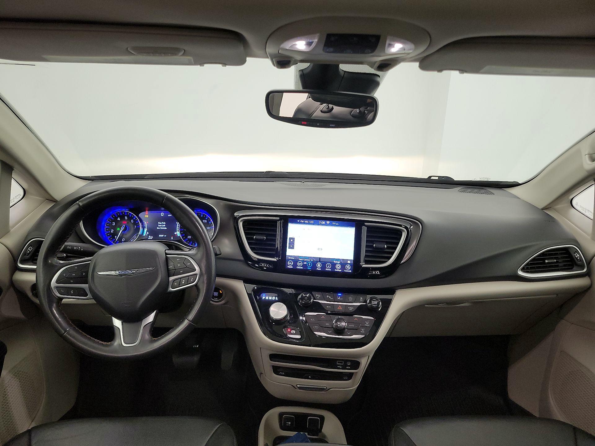 Thumbnail: 2020 Chrysler Pacifica - 9