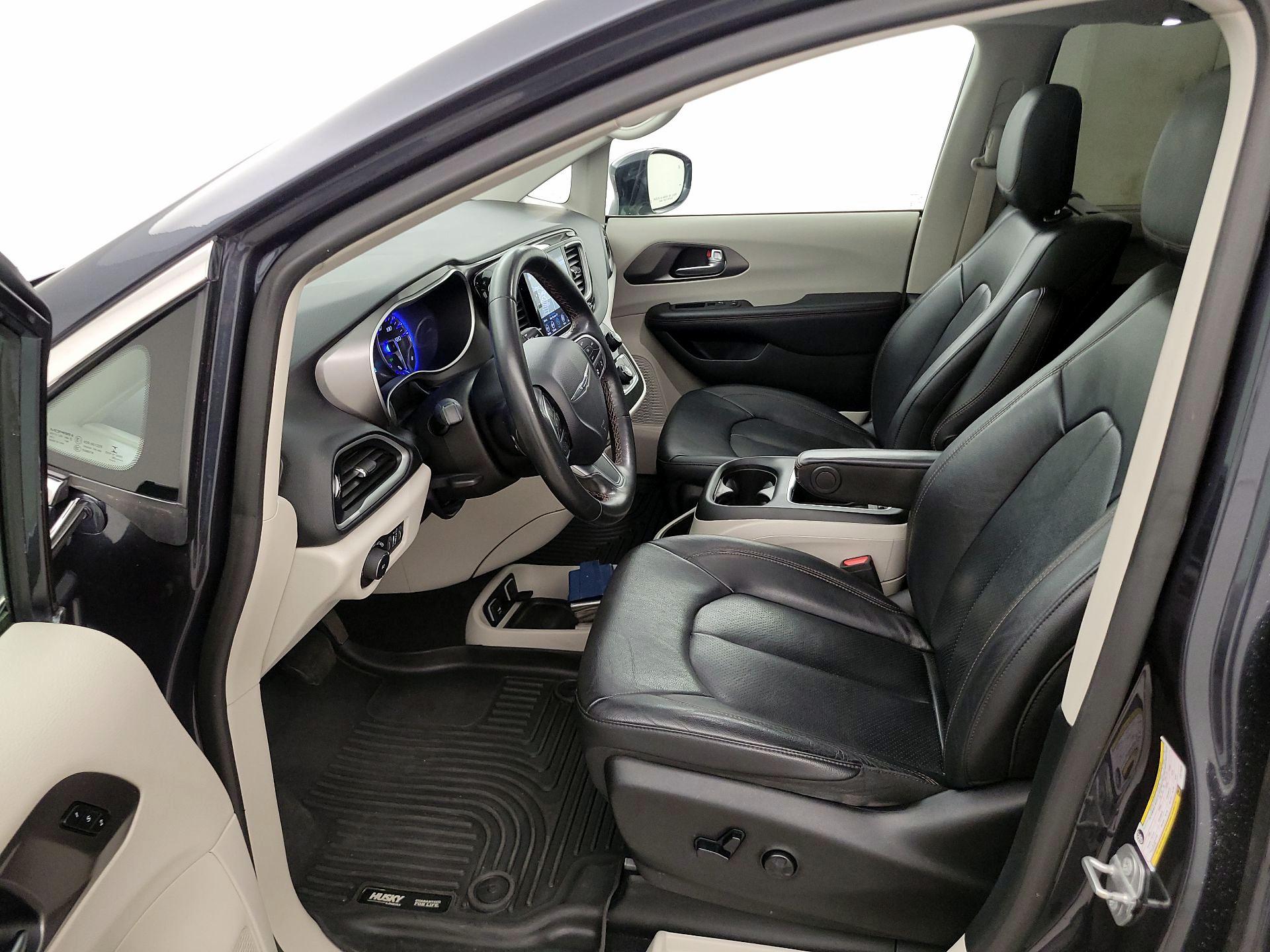 Thumbnail: 2020 Chrysler Pacifica - 11