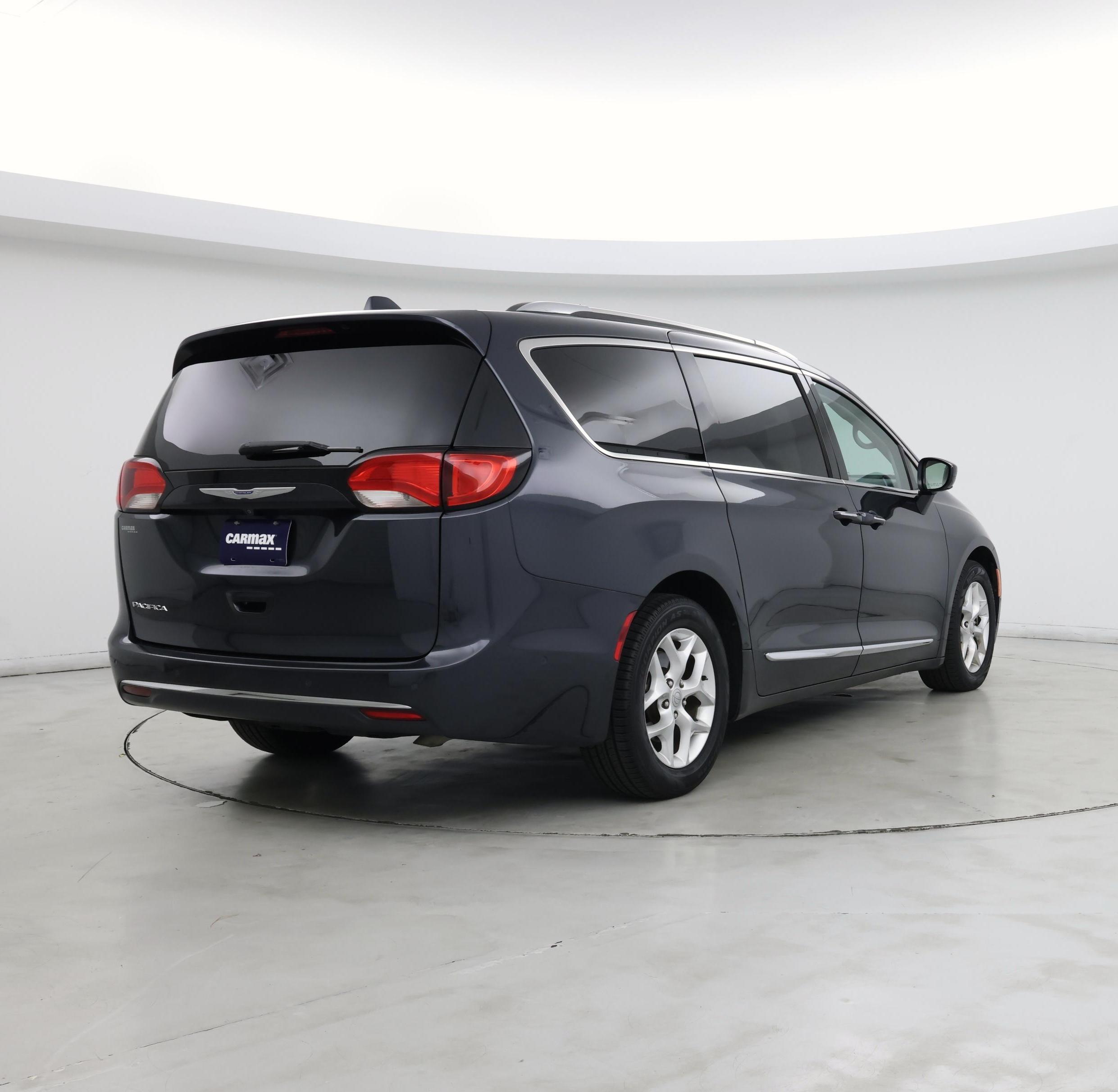 Thumbnail: 2020 Chrysler Pacifica - 8