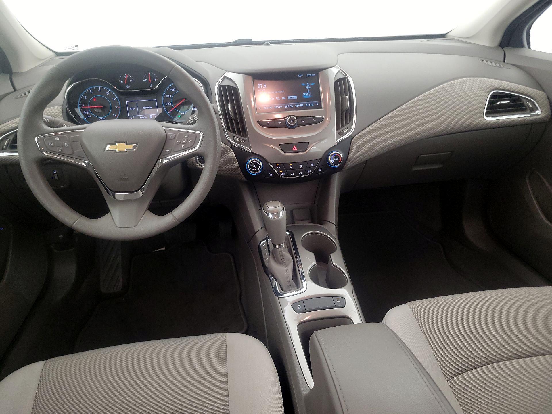 Thumbnail: 2017 Chevrolet Cruze - 9