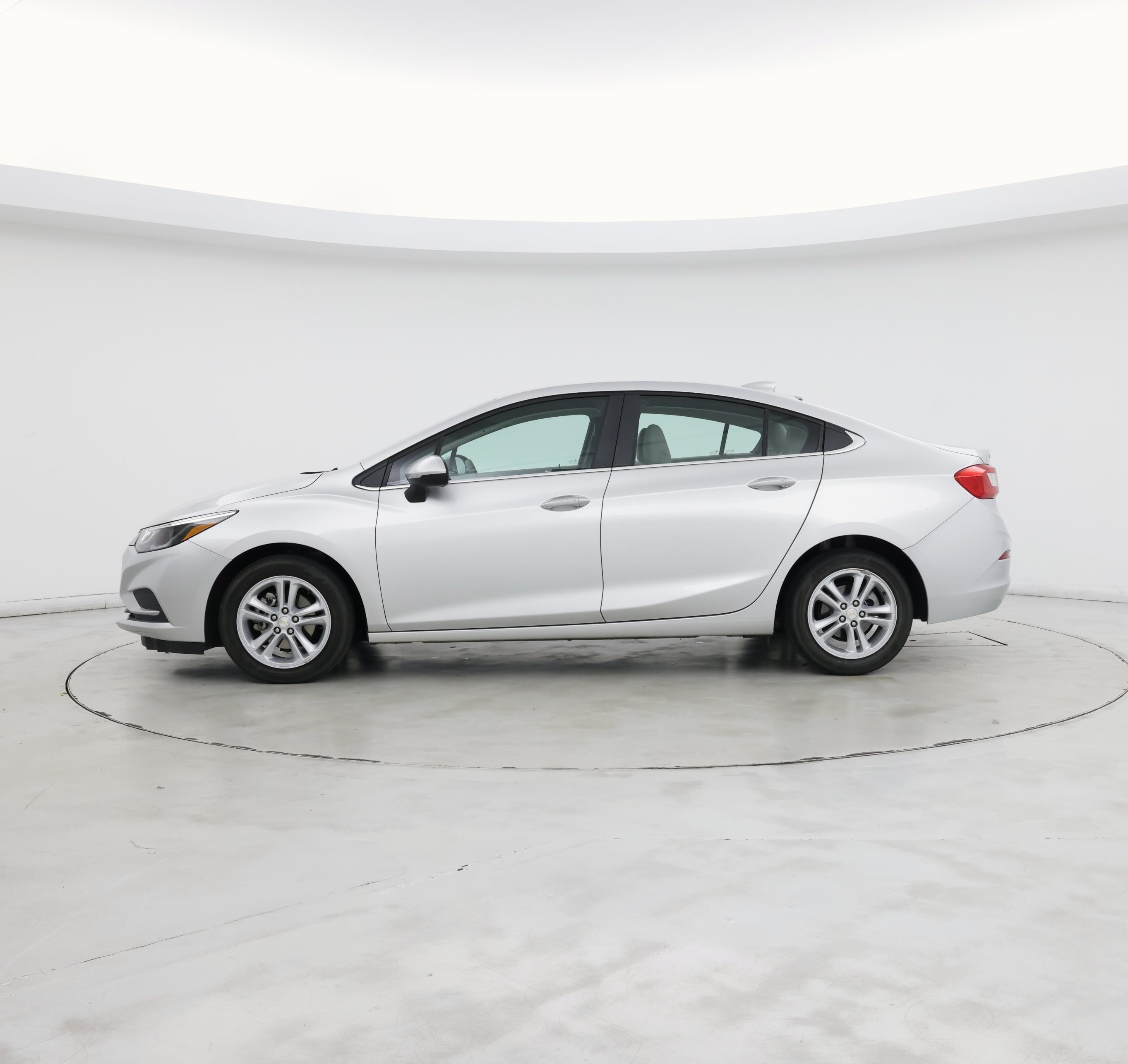 Thumbnail: 2017 Chevrolet Cruze - 3