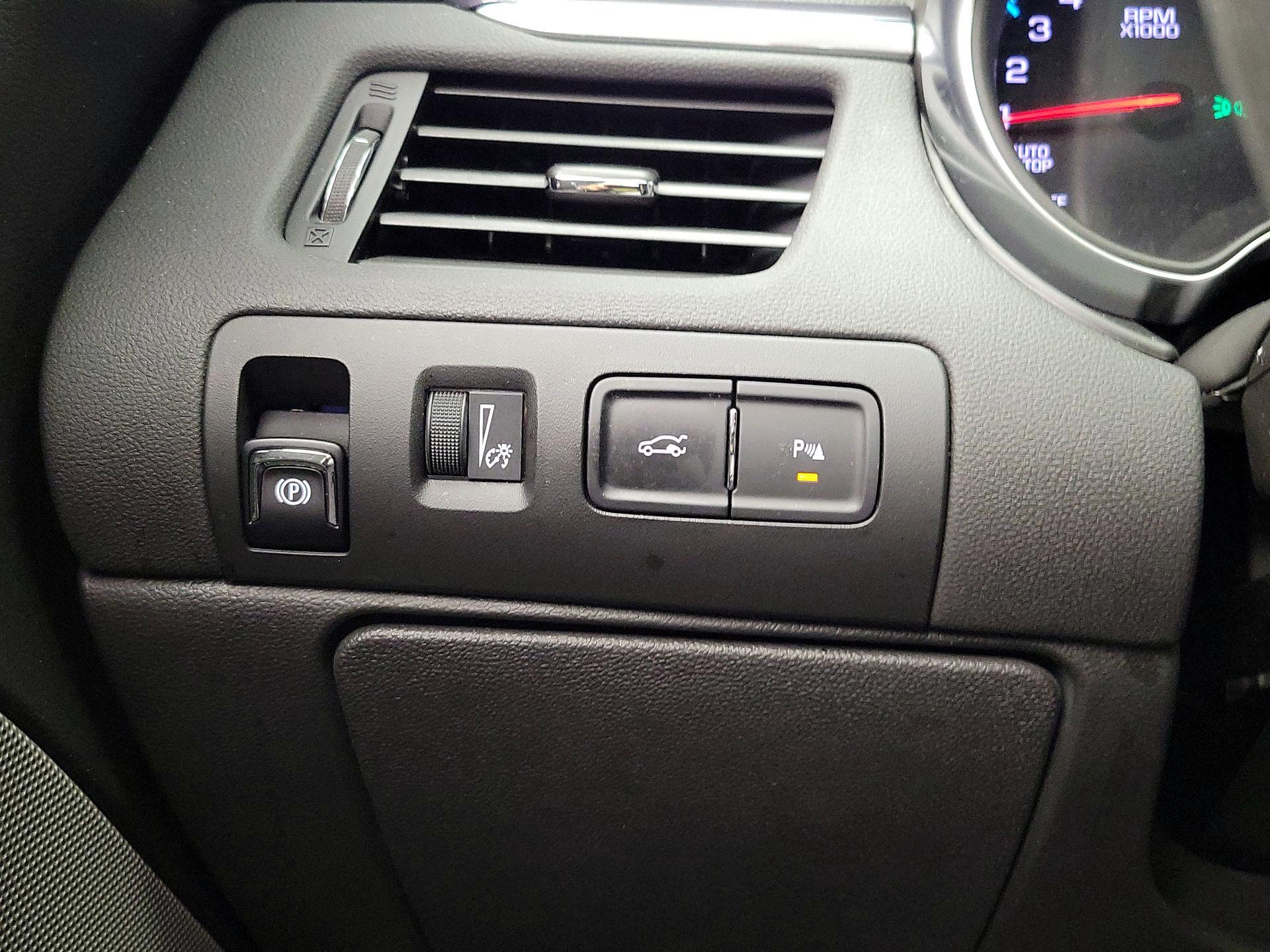 Thumbnail: 2015 Chevrolet Impala - 13