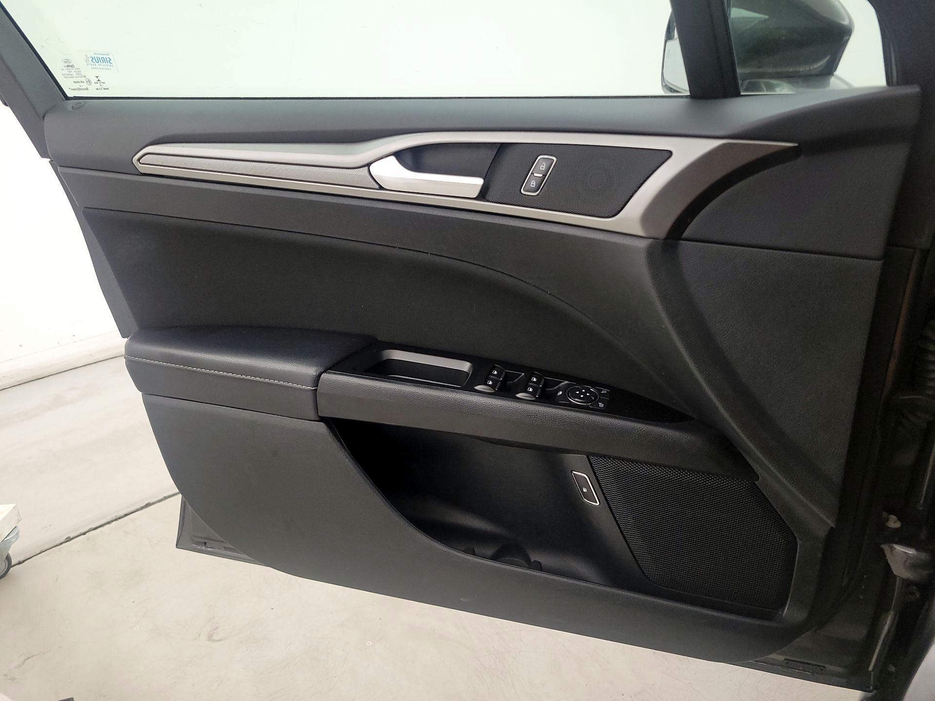 Thumbnail: 2017 Ford Fusion - 12