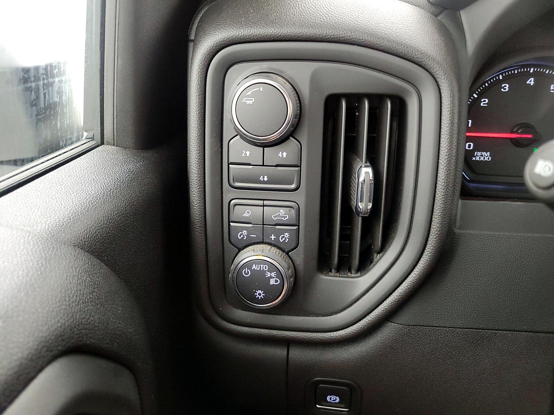 Thumbnail: 2024 Chevrolet Silverado 2500 - 13