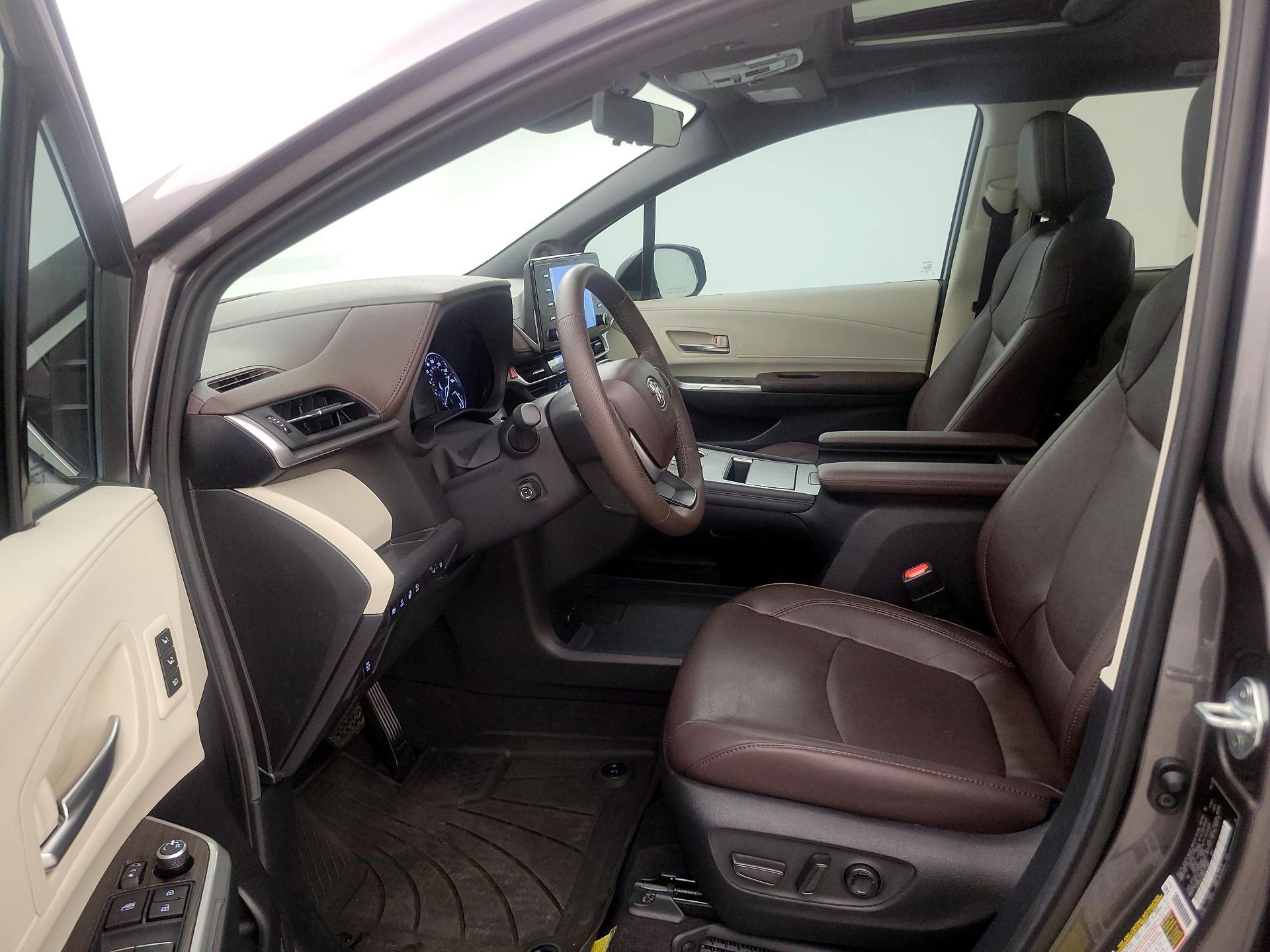 Thumbnail: 2024 Toyota Sienna - 11