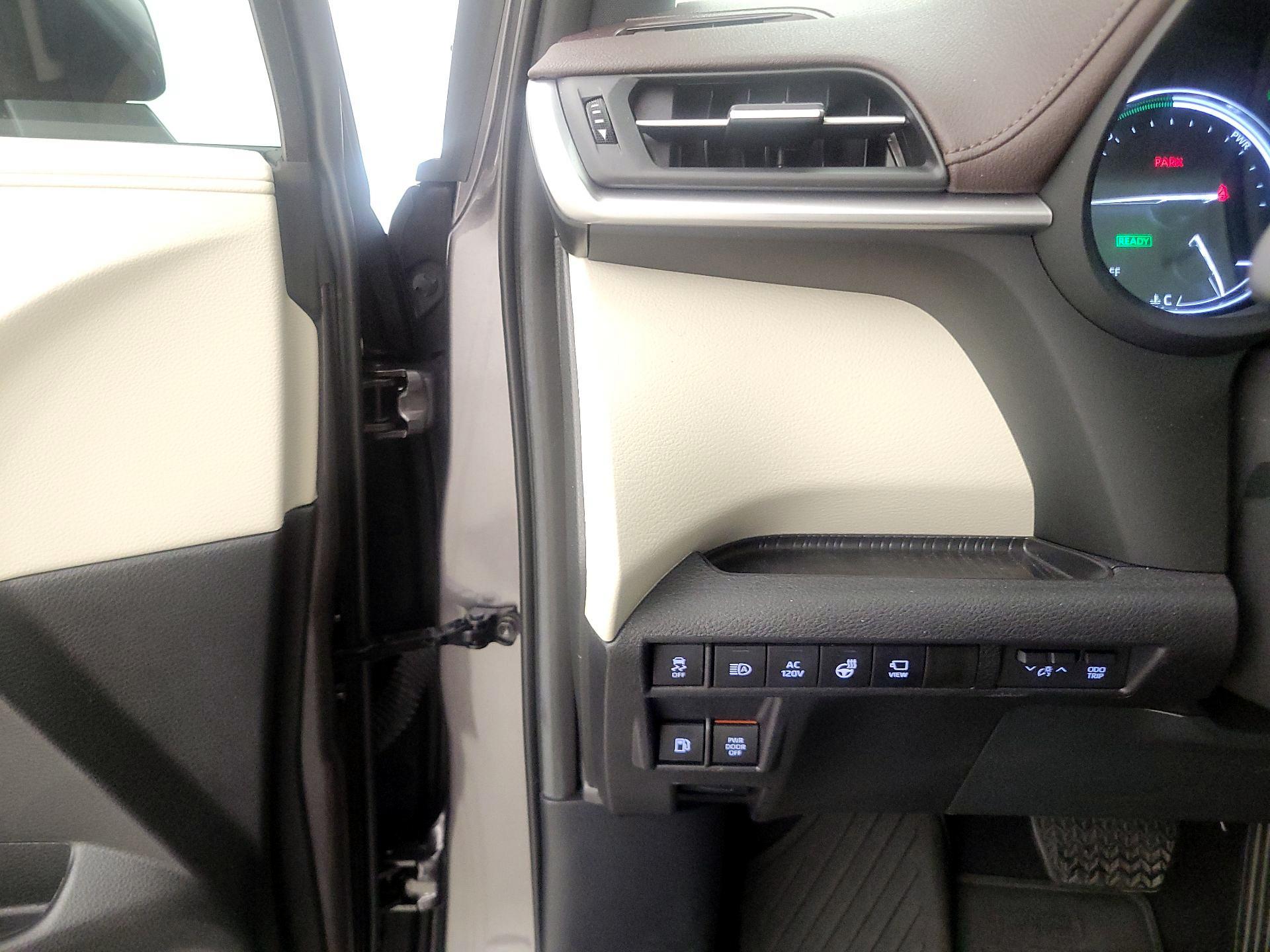 Thumbnail: 2024 Toyota Sienna - 13