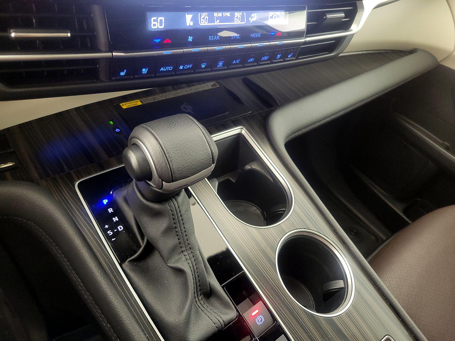 Thumbnail: 2024 Toyota Sienna - 17