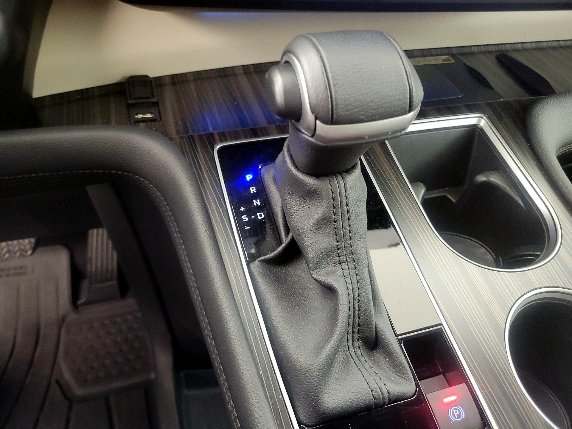 Thumbnail: 2024 Toyota Sienna - 18