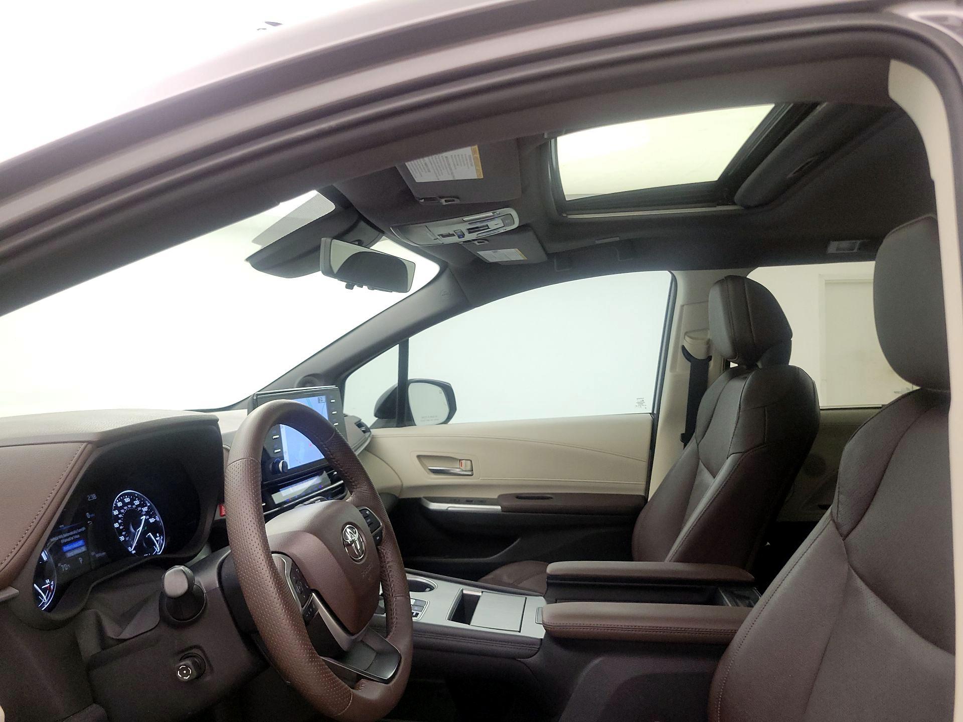 Thumbnail: 2024 Toyota Sienna - 20