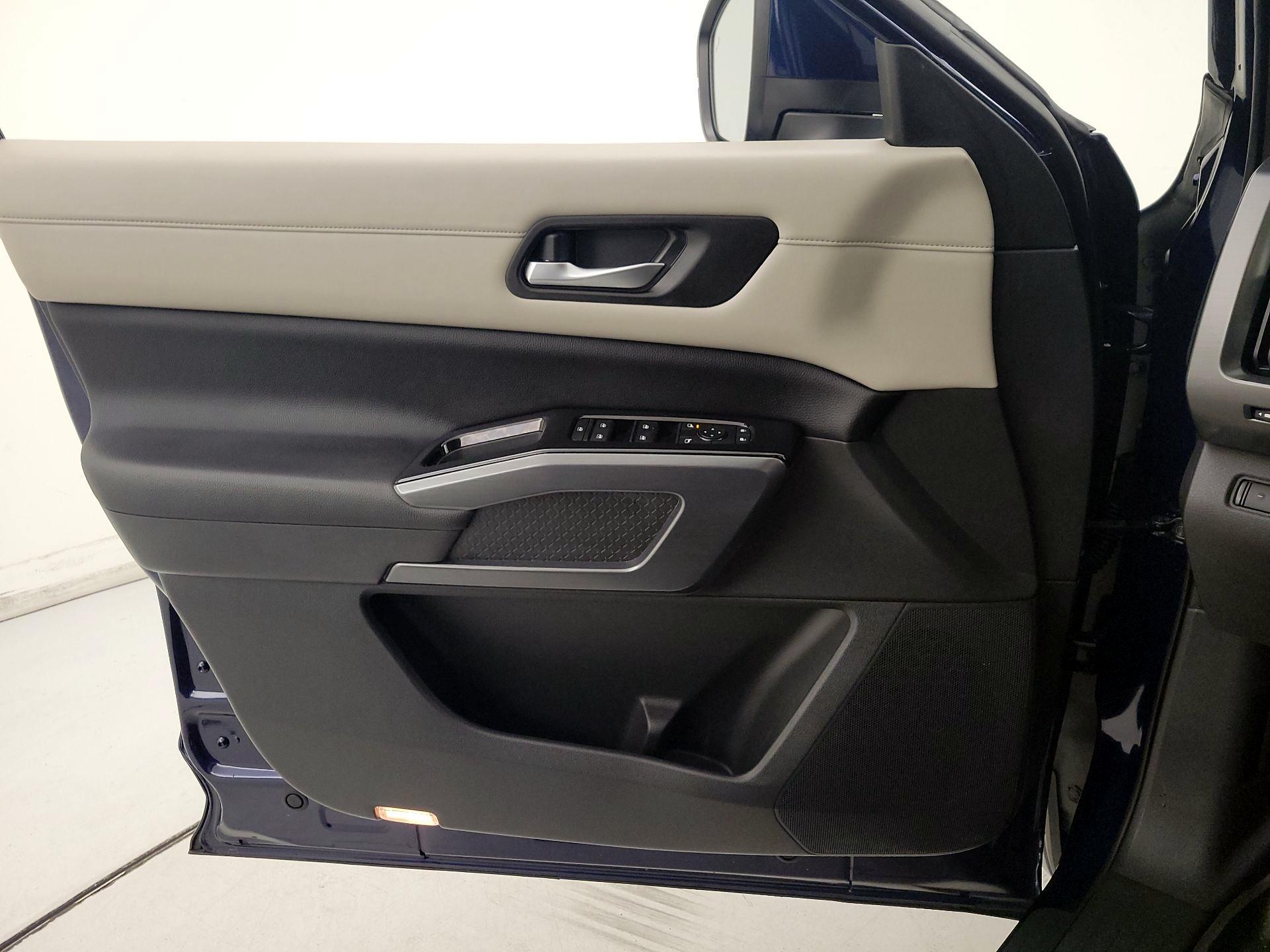 Thumbnail: 2022 Nissan Pathfinder - 12