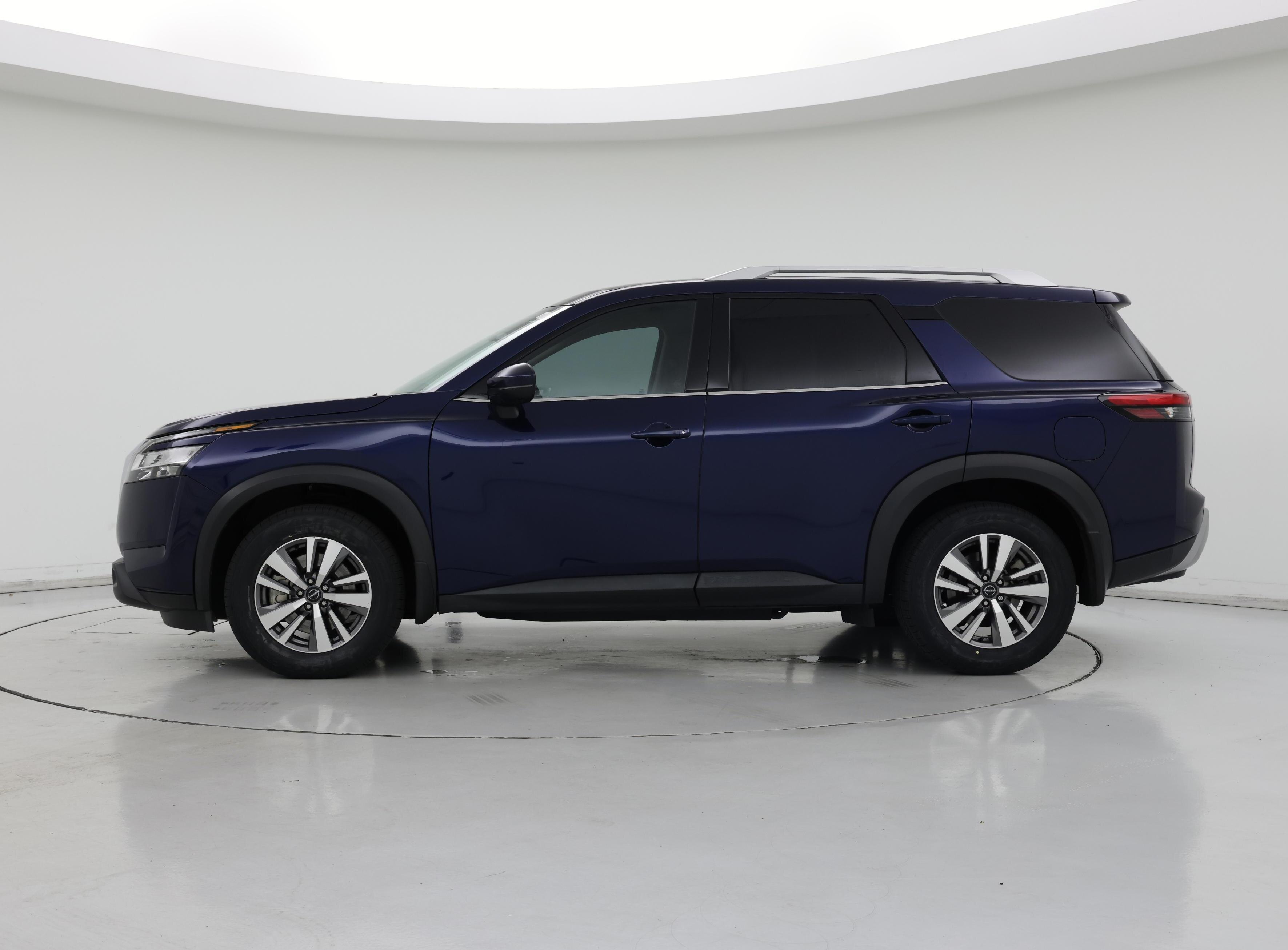 Thumbnail: 2022 Nissan Pathfinder - 3