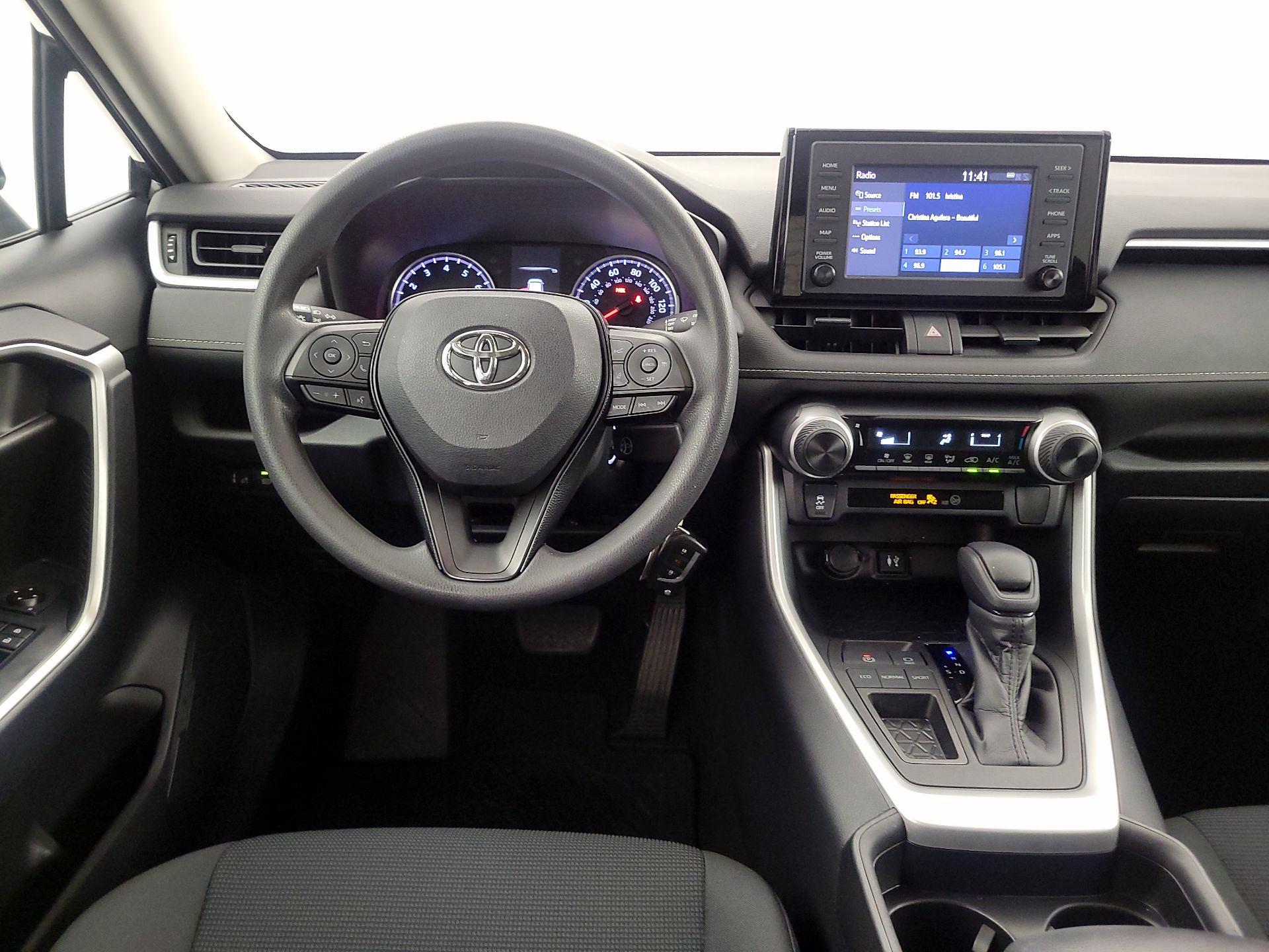 Thumbnail: 2019 Toyota RAV4 - 10