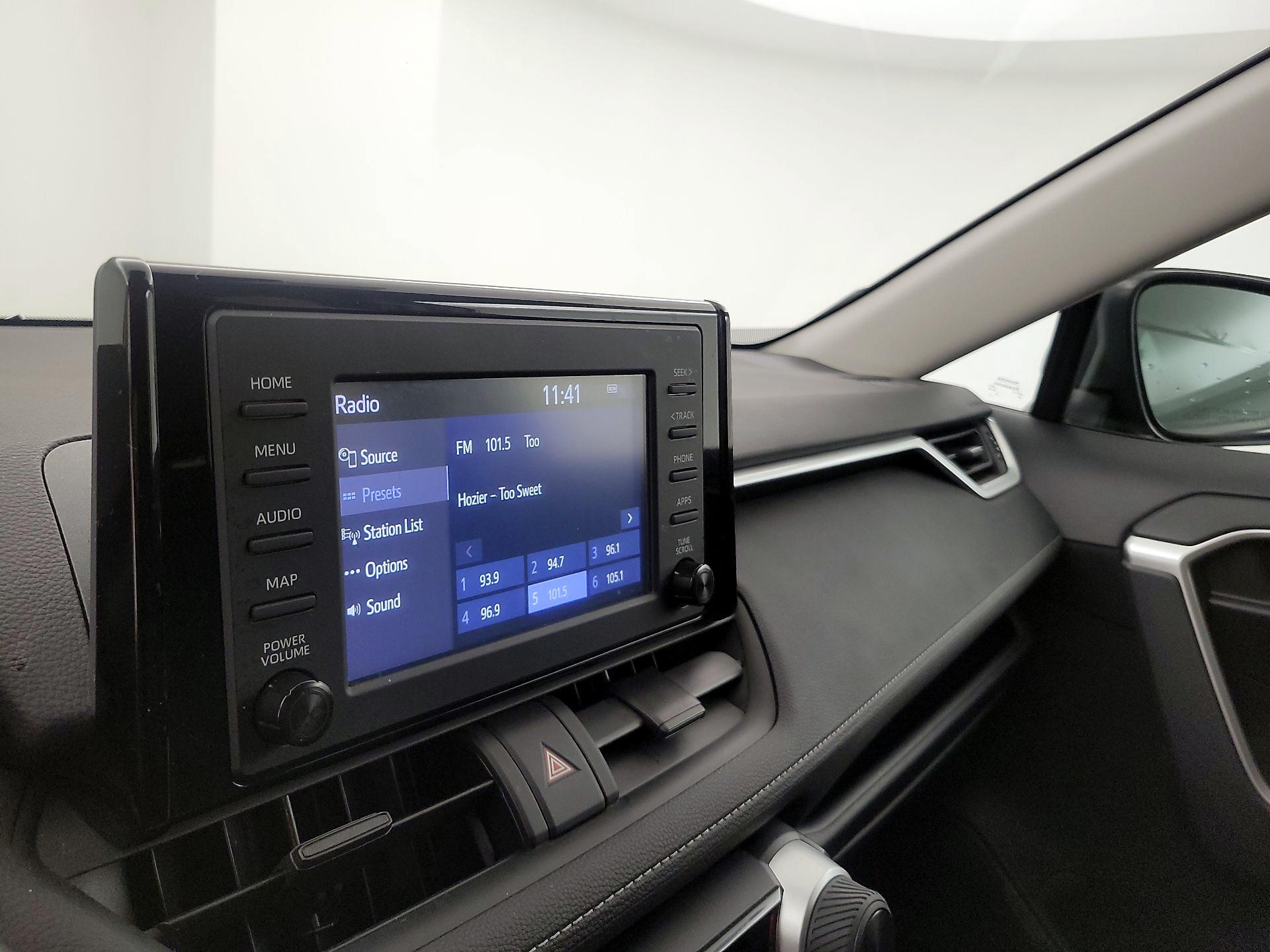 Thumbnail: 2019 Toyota RAV4 - 15