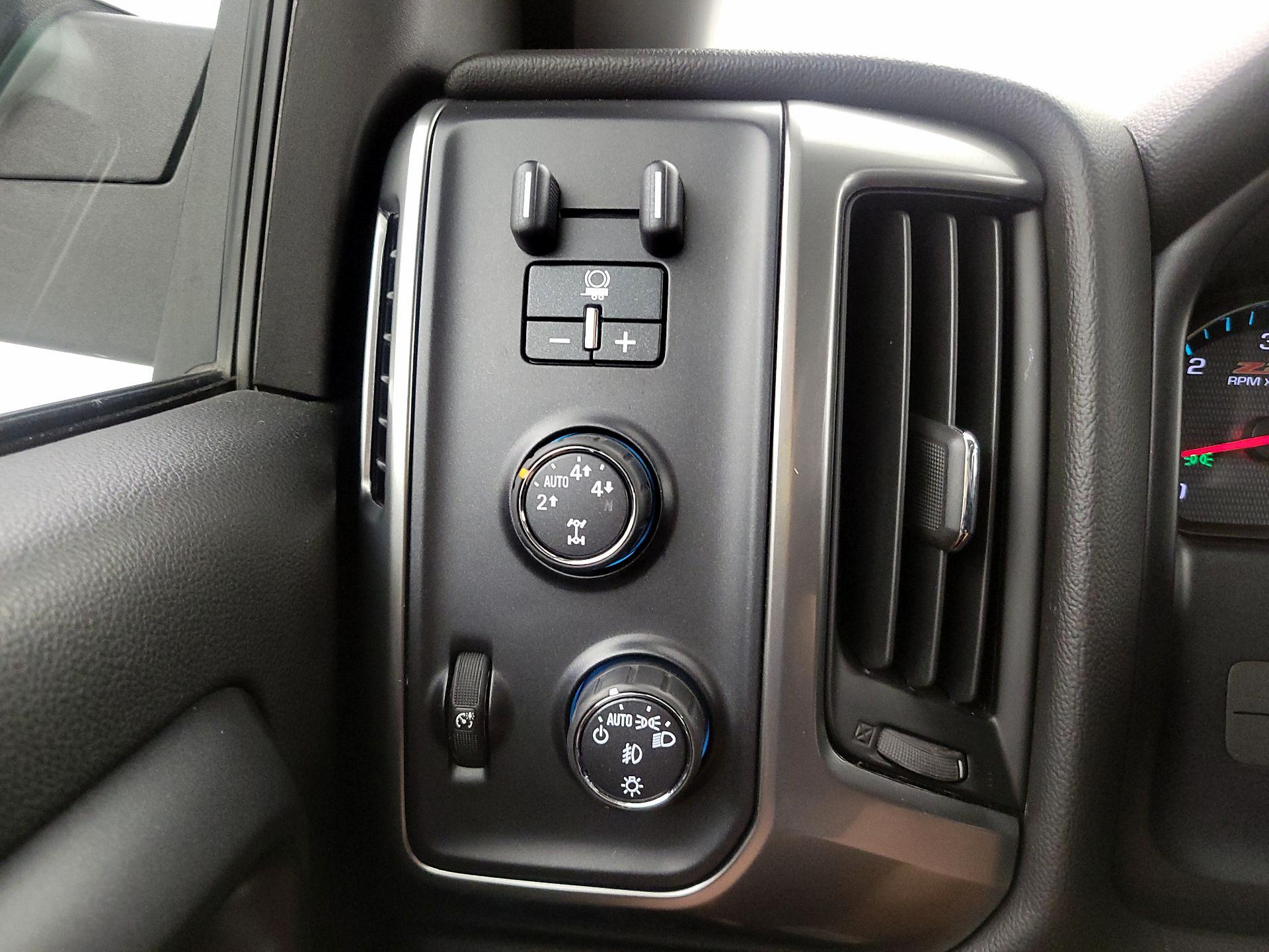 Thumbnail: 2016 Chevrolet Silverado 1500 - 13