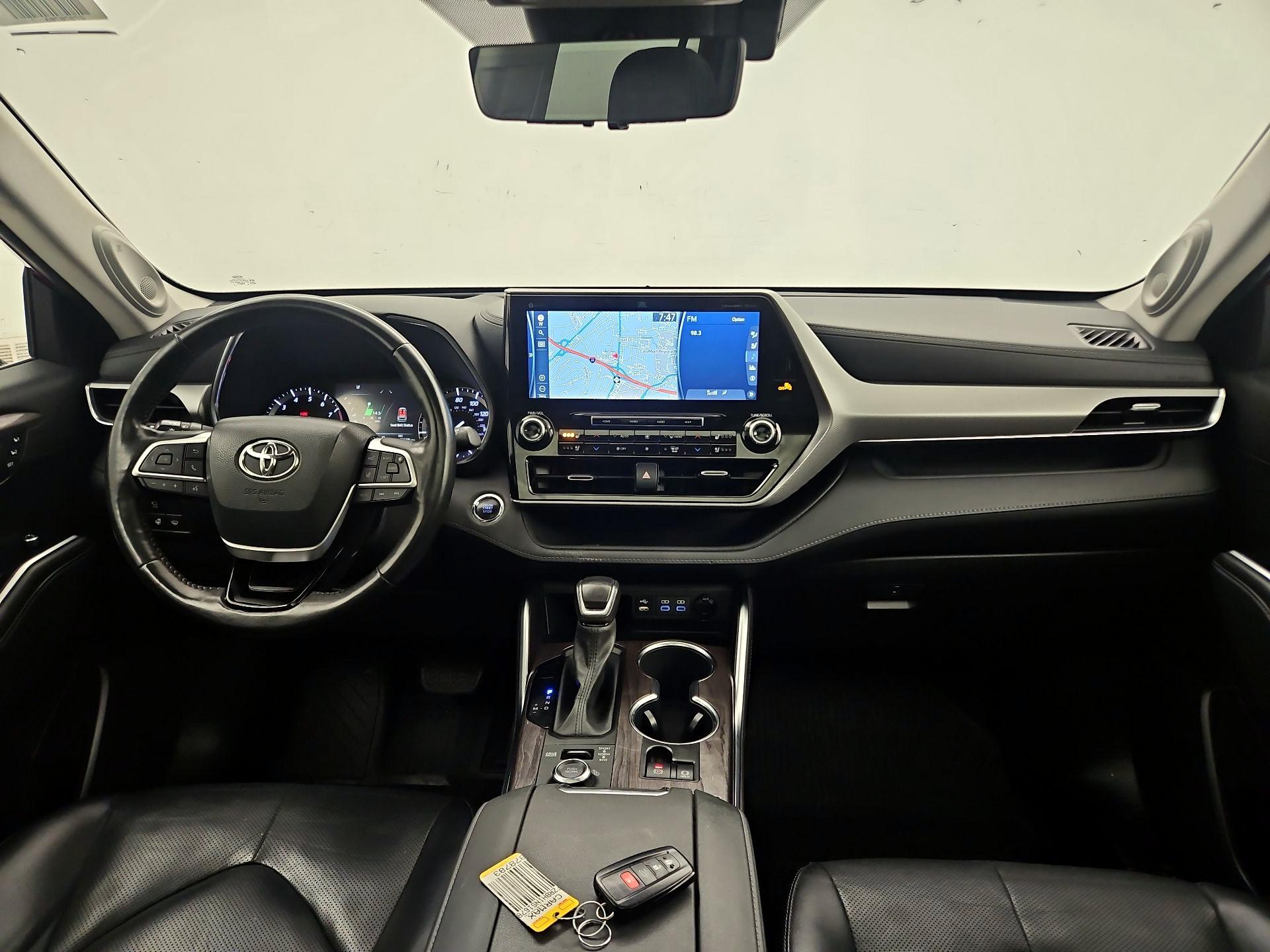 Thumbnail: 2022 Toyota Highlander - 9