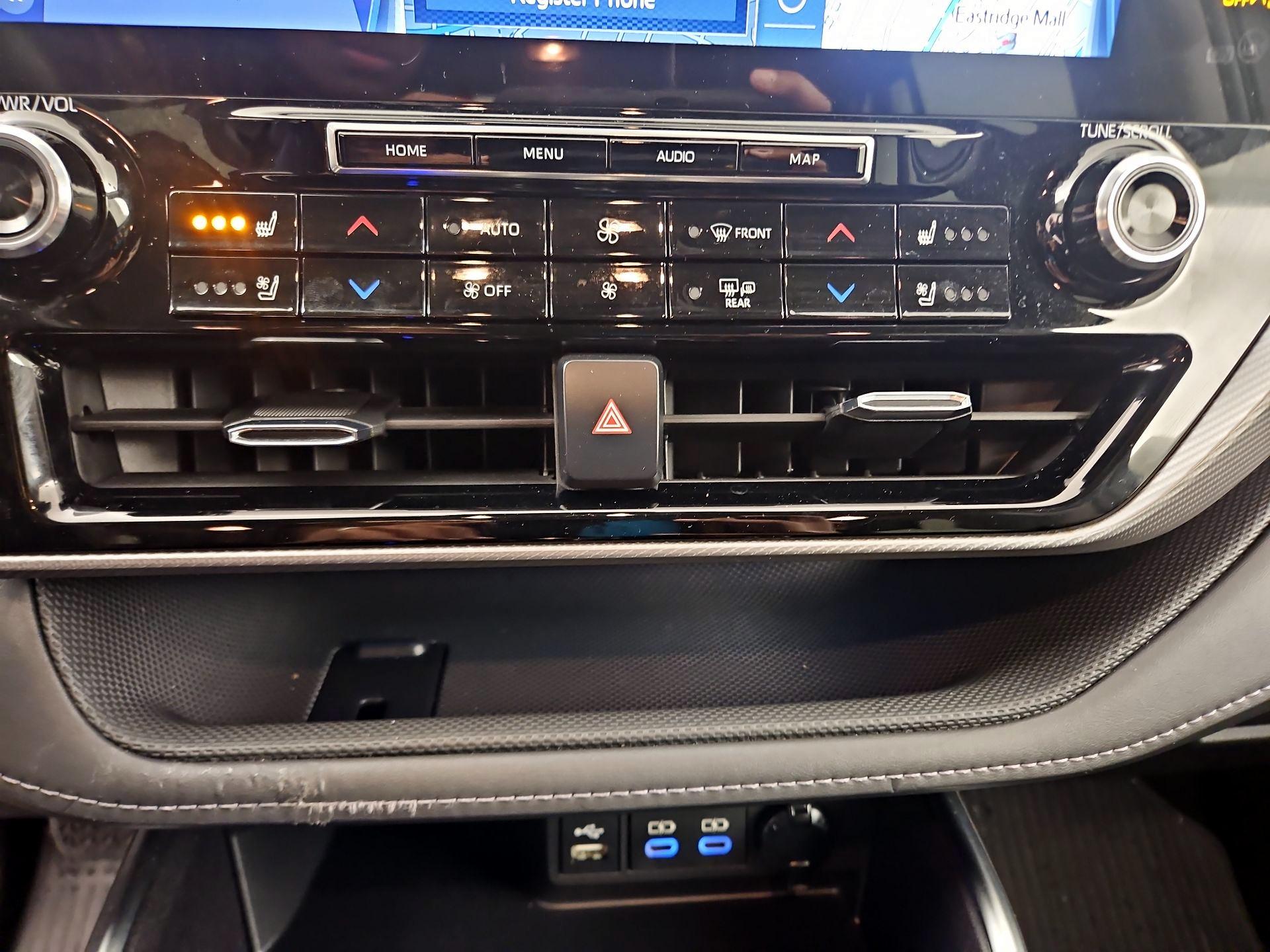 Thumbnail: 2022 Toyota Highlander - 17