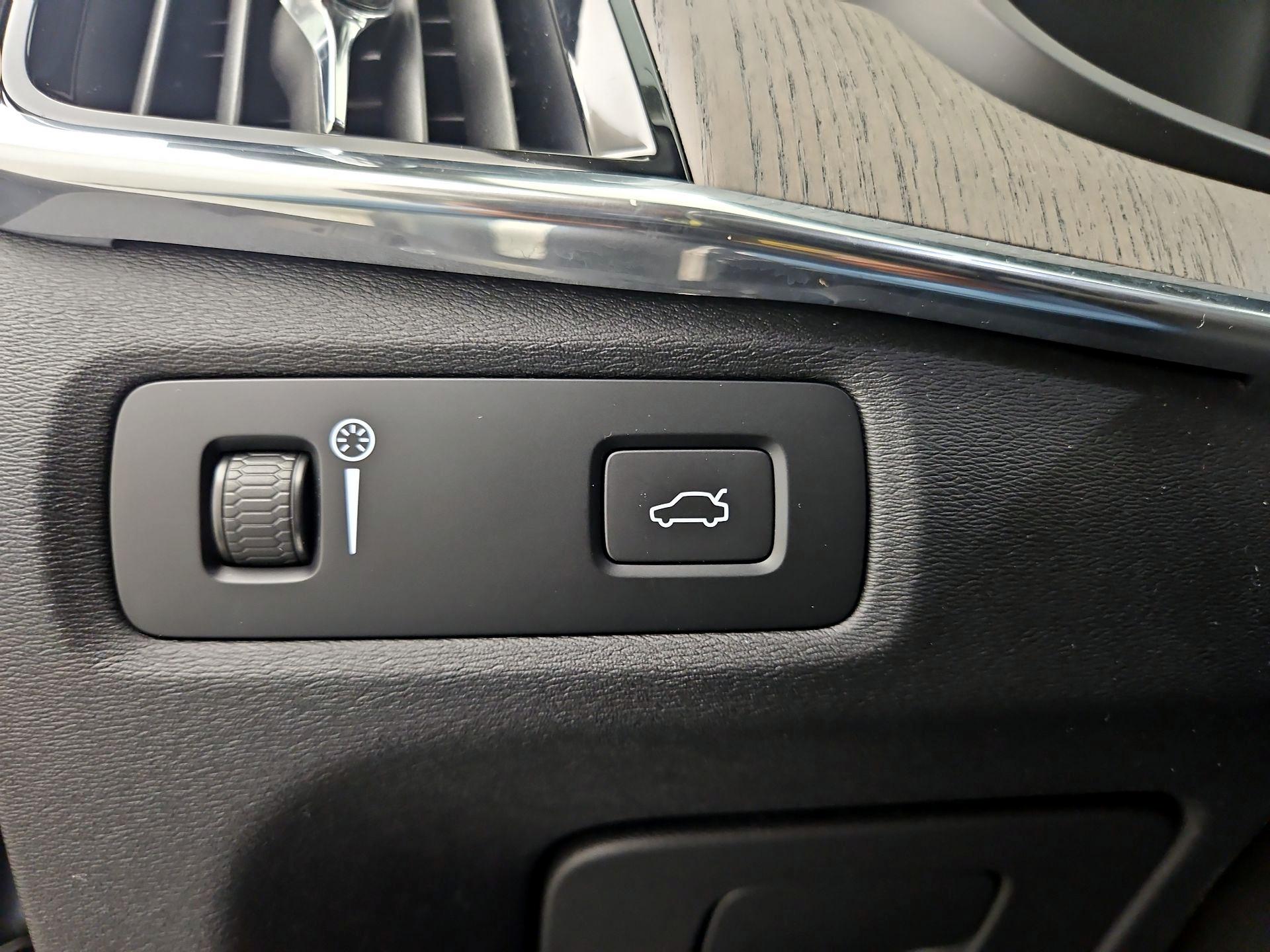 Thumbnail: 2022 Volvo S90 - 13