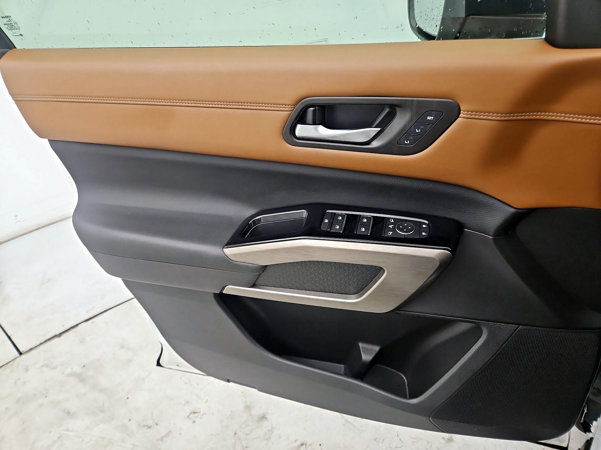 Thumbnail: 2023 Nissan Pathfinder - 12