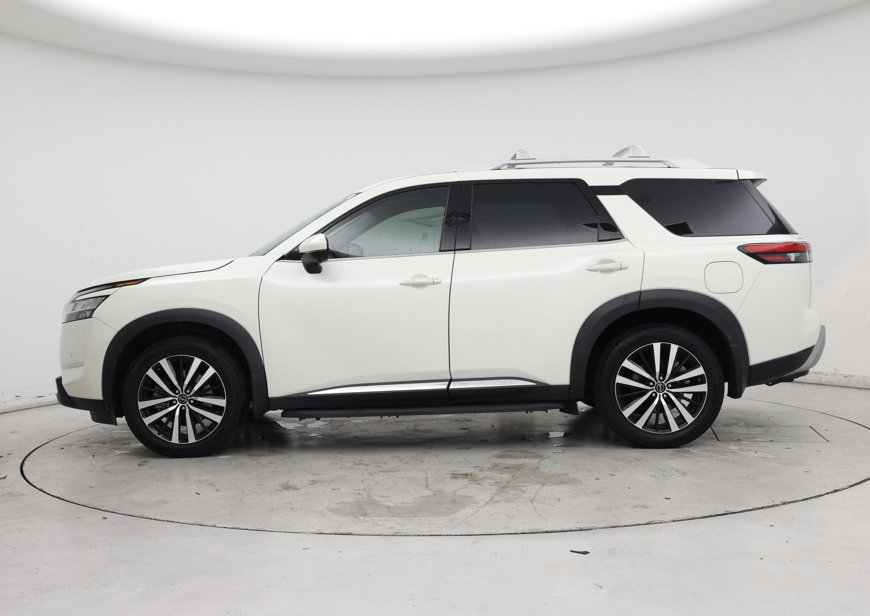 Thumbnail: 2023 Nissan Pathfinder - 3