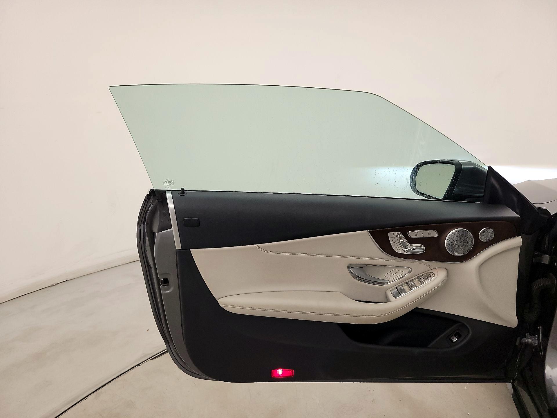 Thumbnail: 2017 Mercedes-Benz C-Class - 12