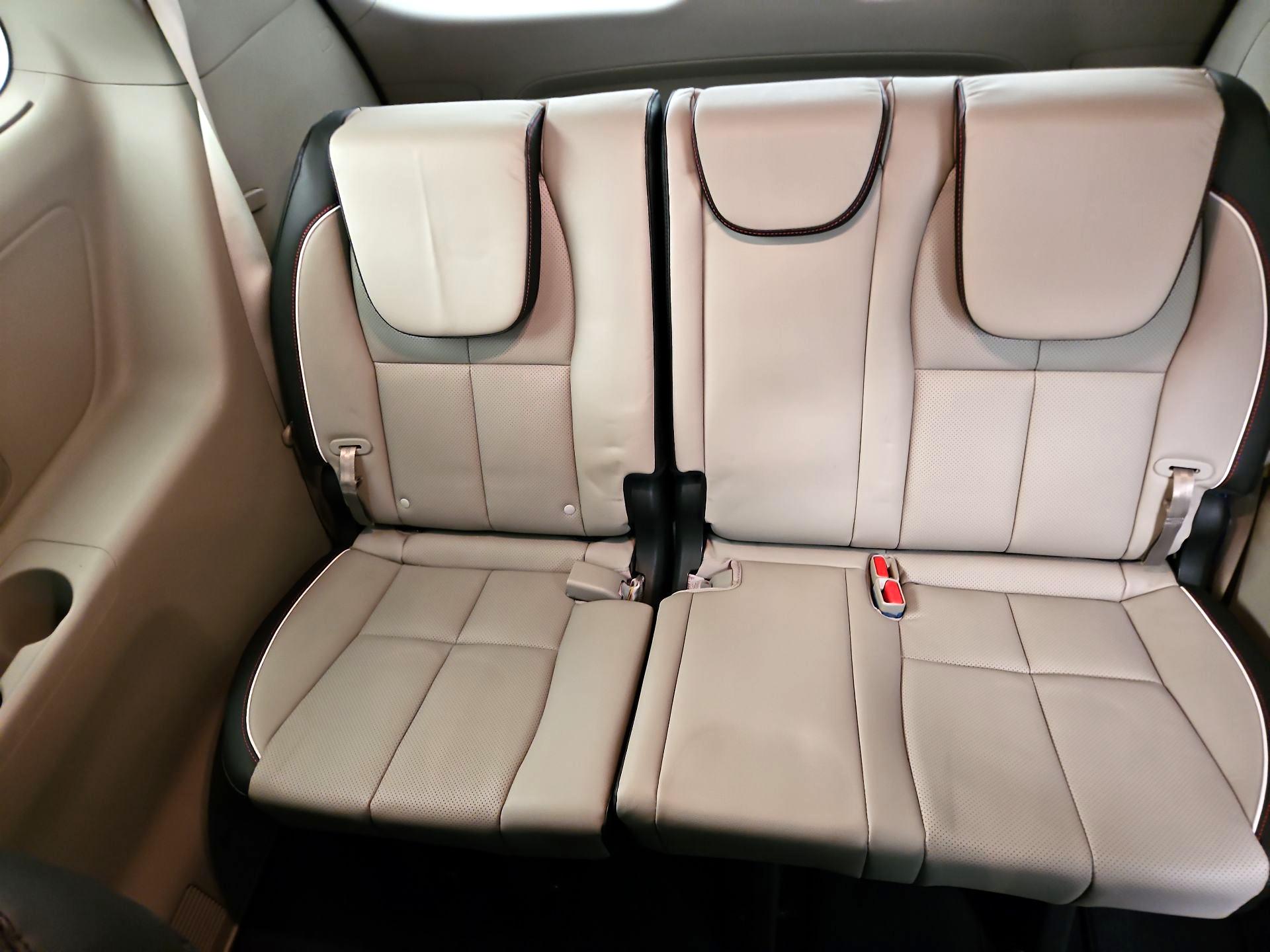 Thumbnail: 2020 Kia Sedona - 20