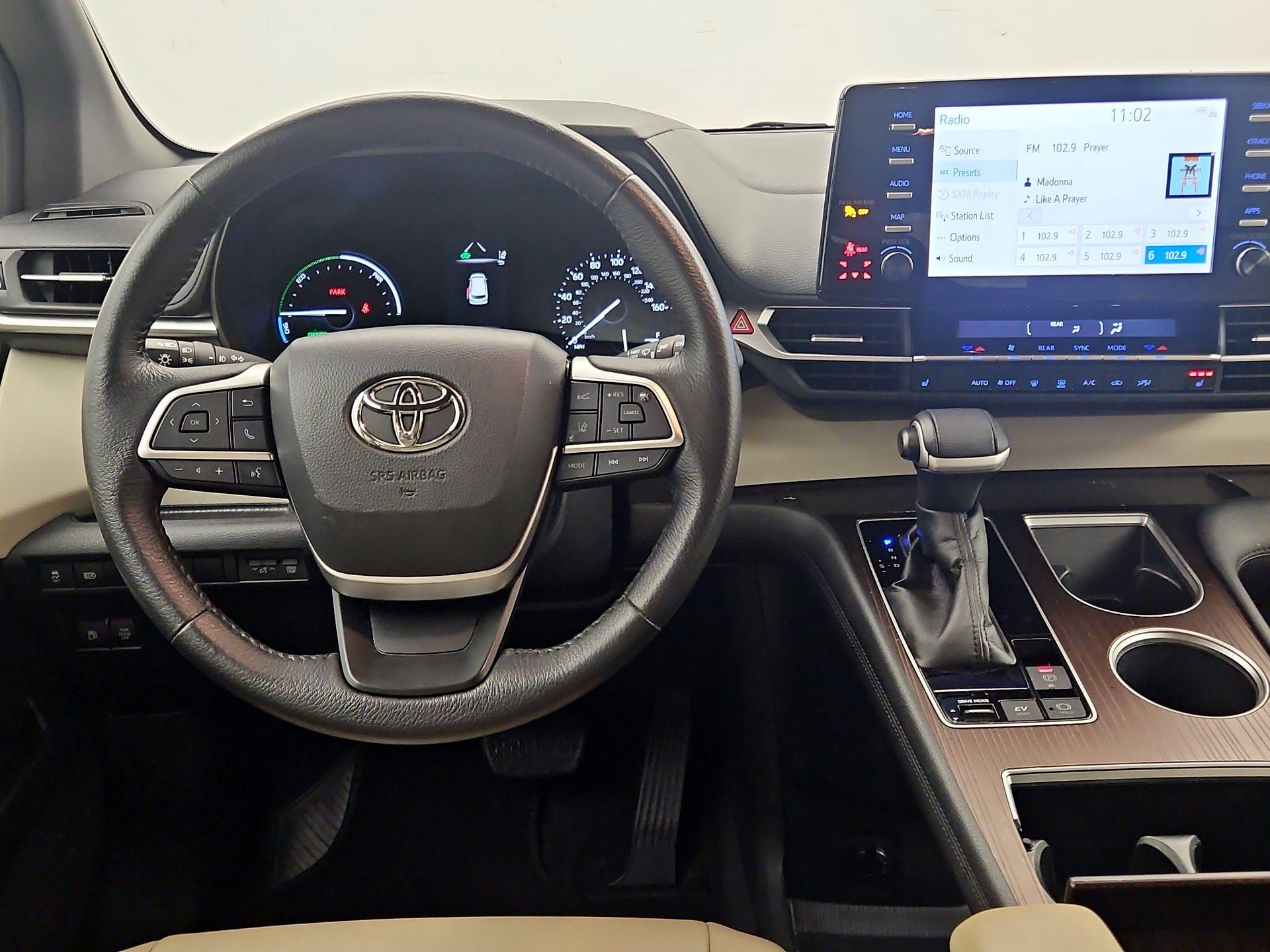 Thumbnail: 2021 Toyota Sienna - 10