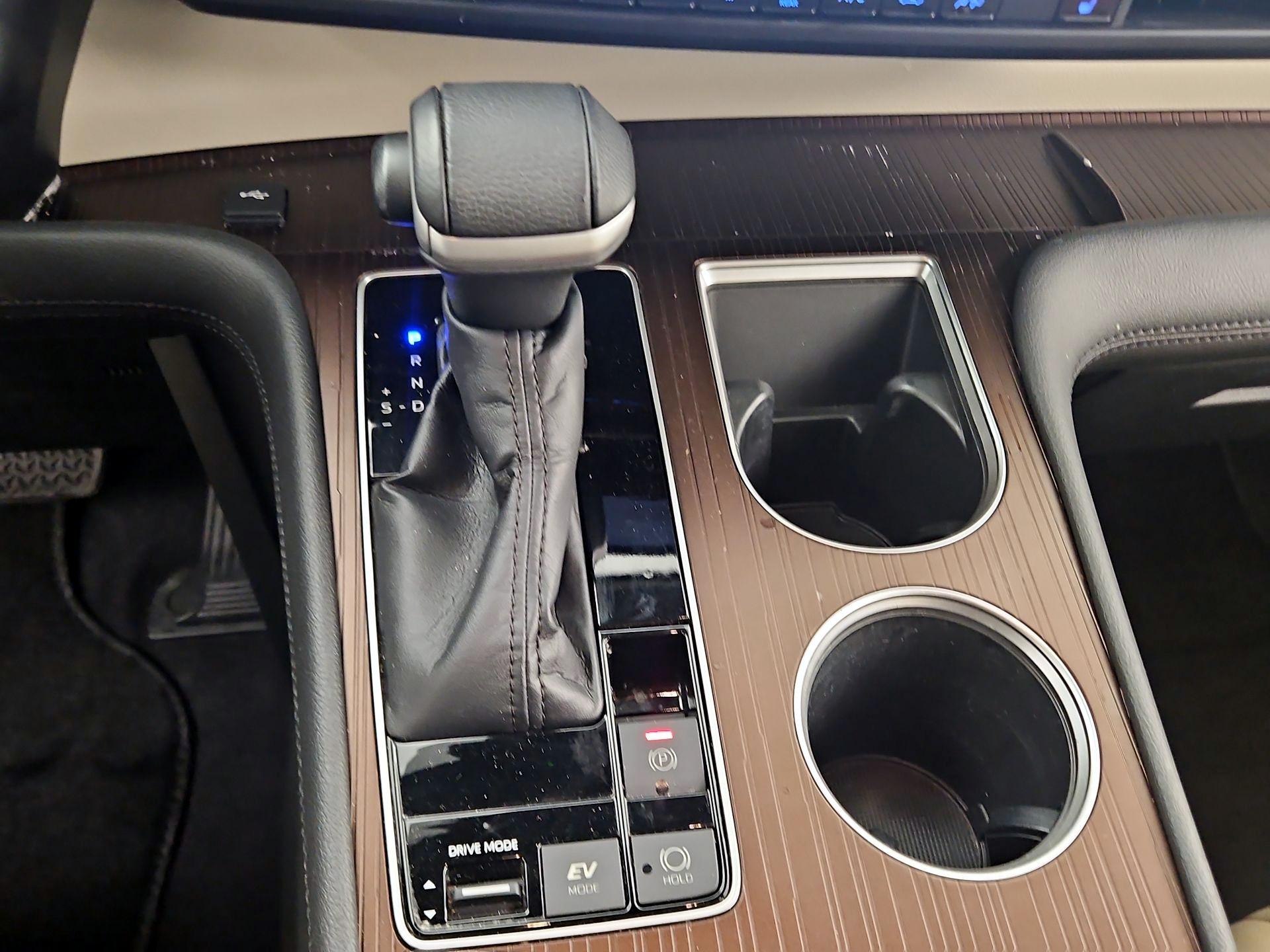 Thumbnail: 2021 Toyota Sienna - 17