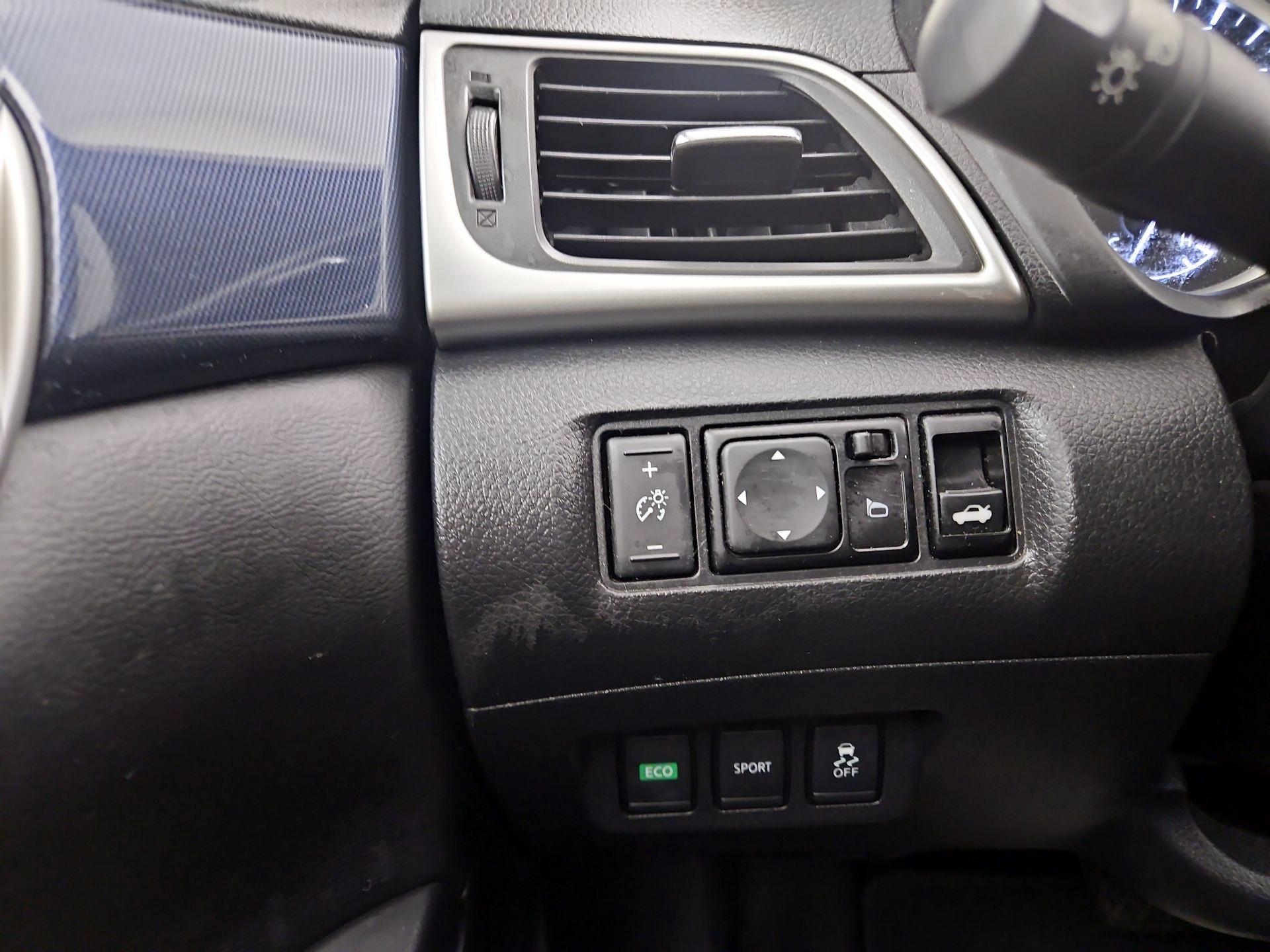 Thumbnail: 2017 Nissan Sentra - 13