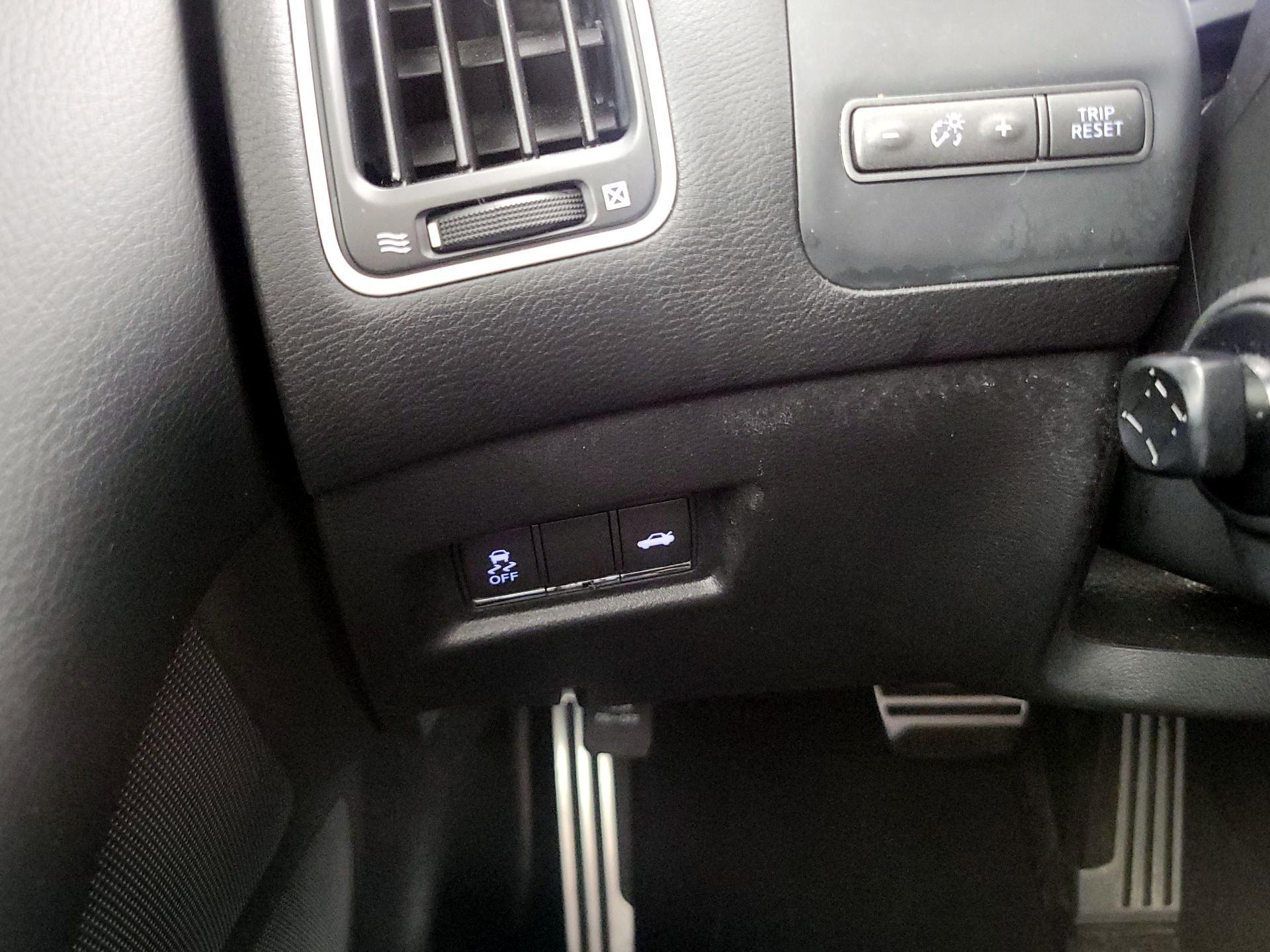 Thumbnail: 2016 INFINITI  - 13